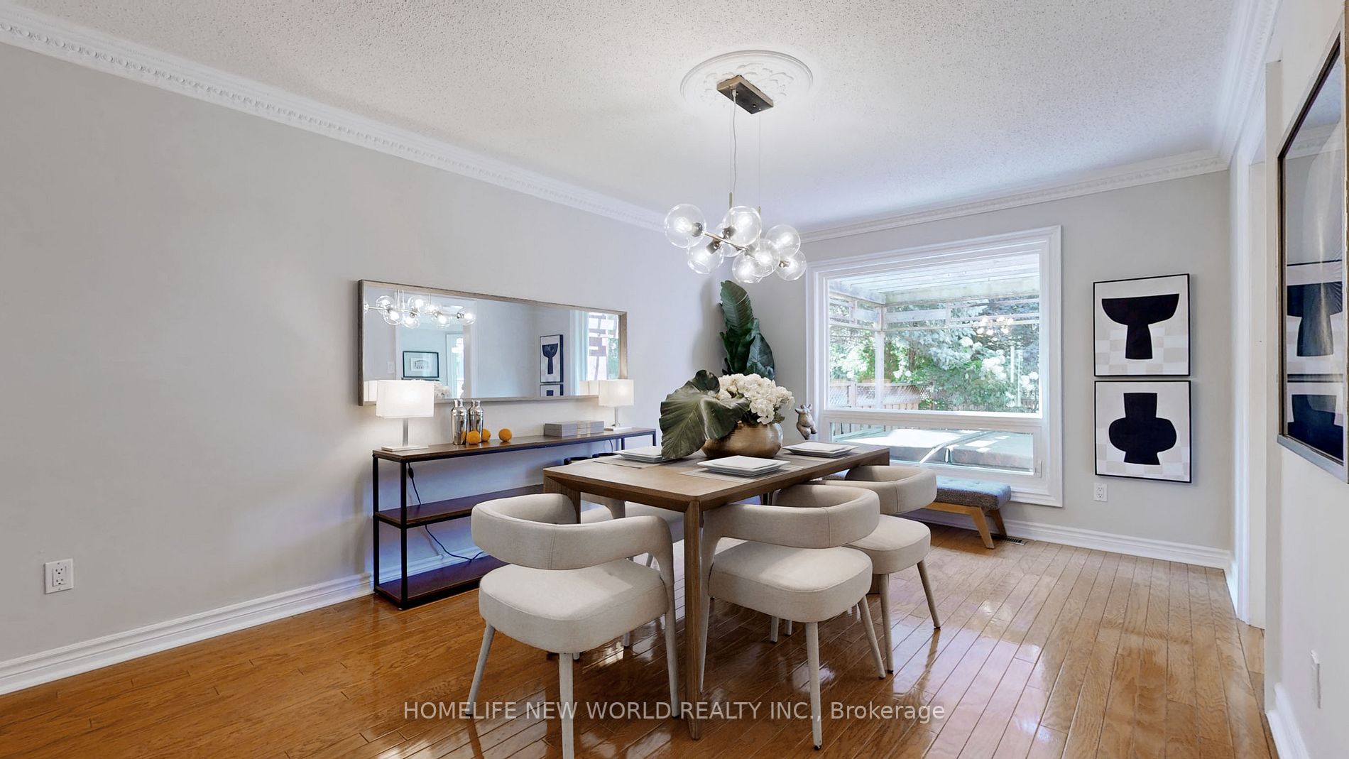 883 Darwin Dr