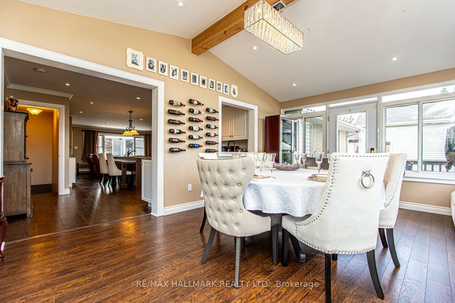51 Elizabeth Crescent S