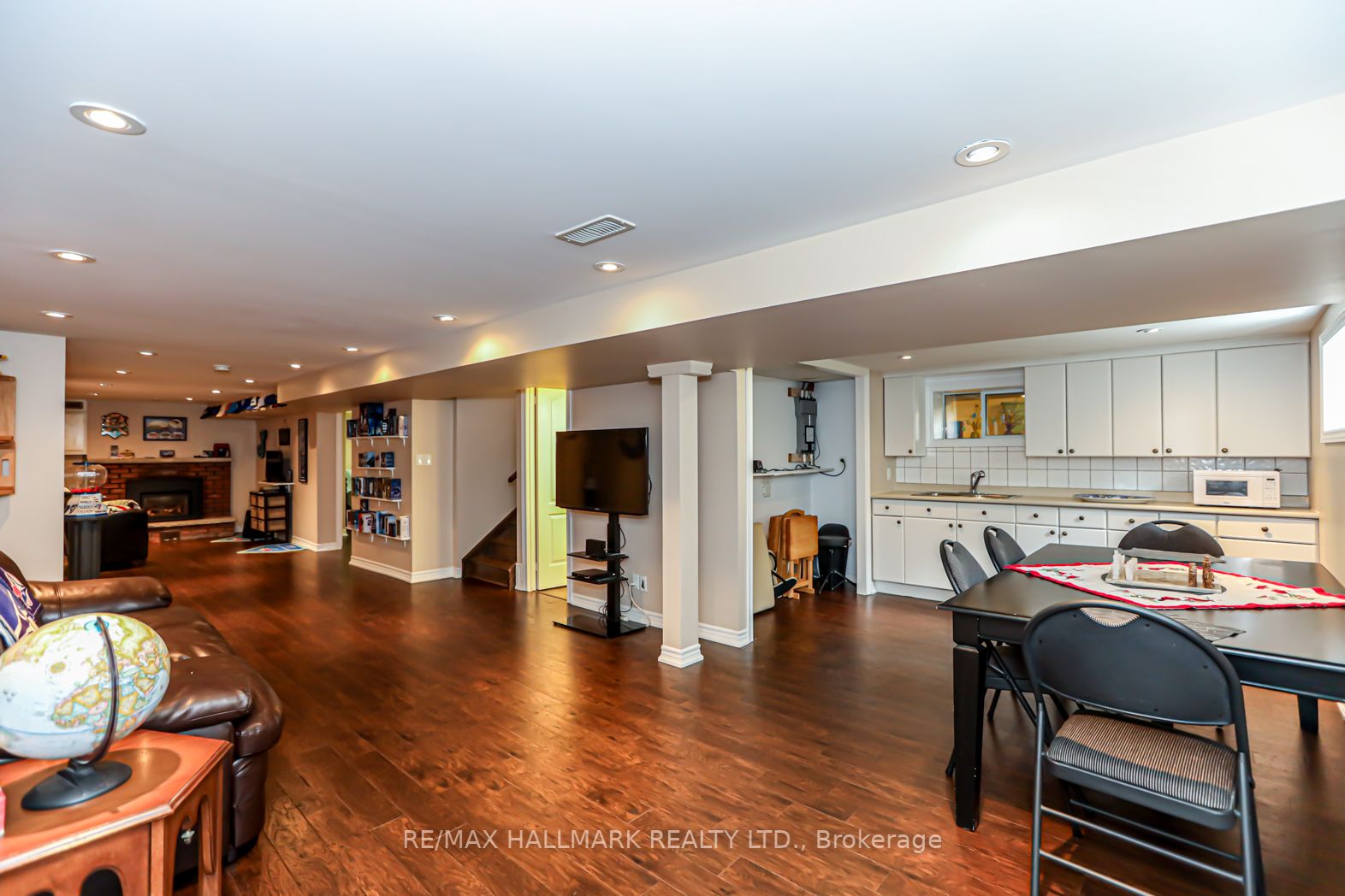51 Elizabeth Crescent S