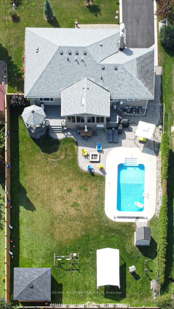 51 Elizabeth Crescent S