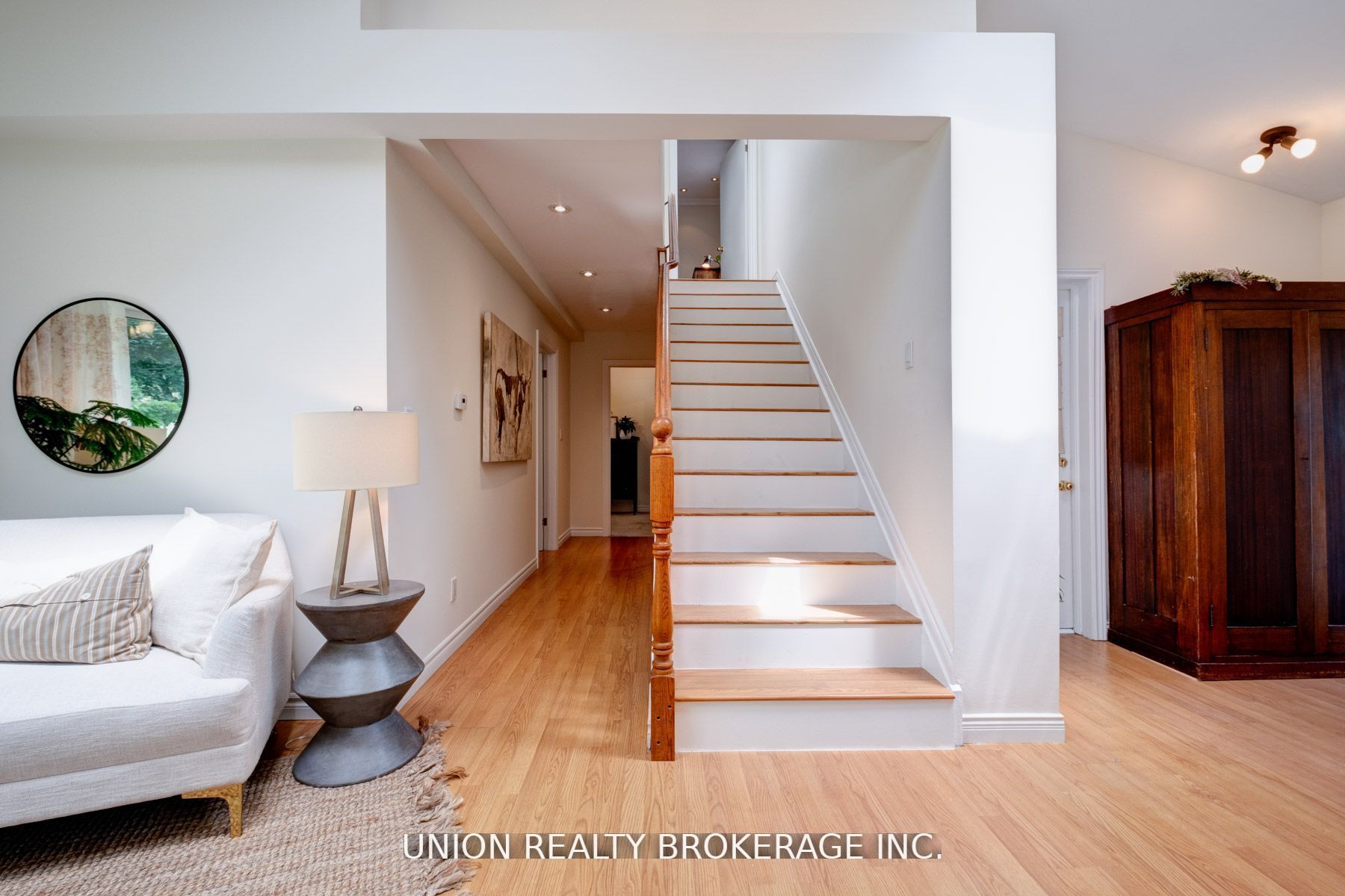 64 Dunstall Cres