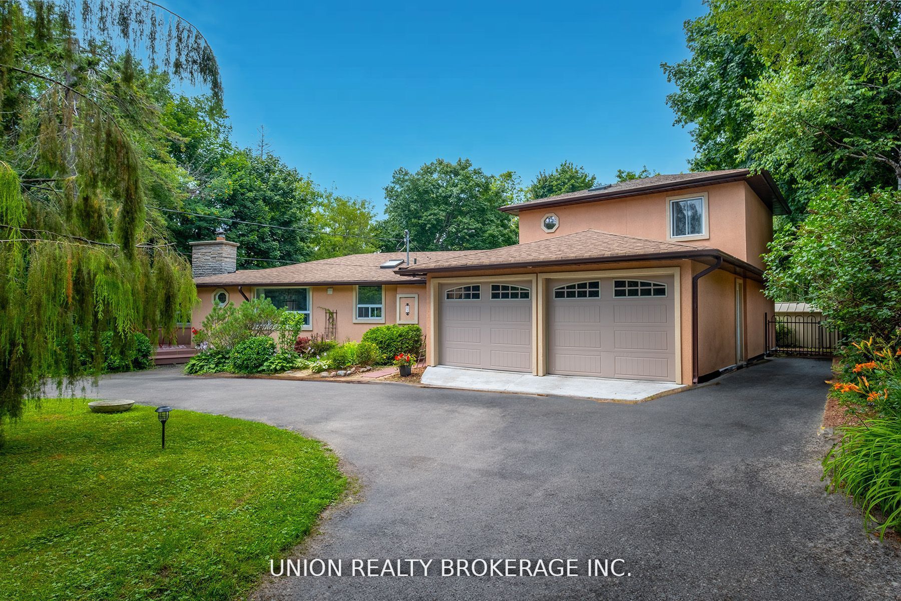 64 Dunstall Cres