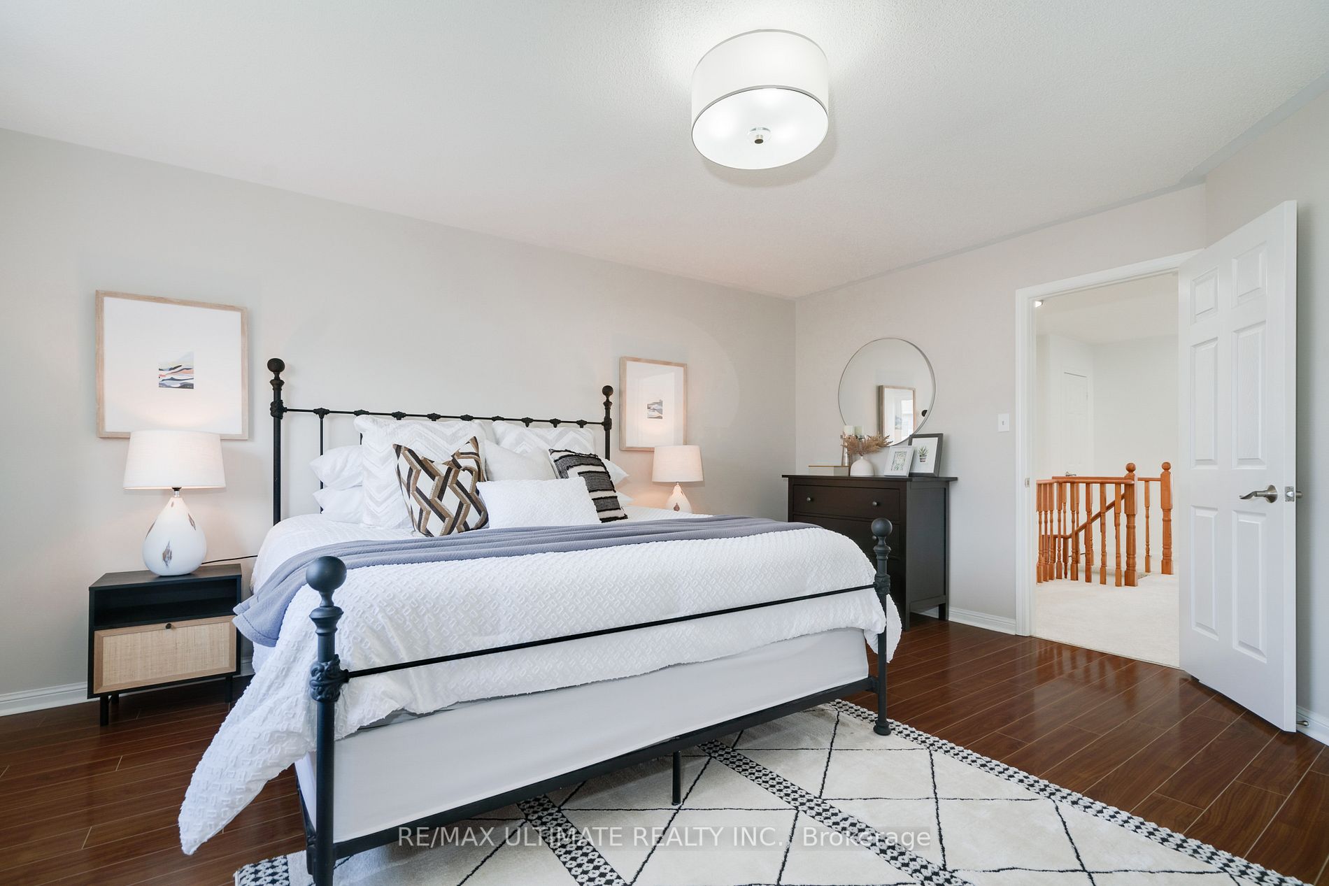 53 Juneau Cres