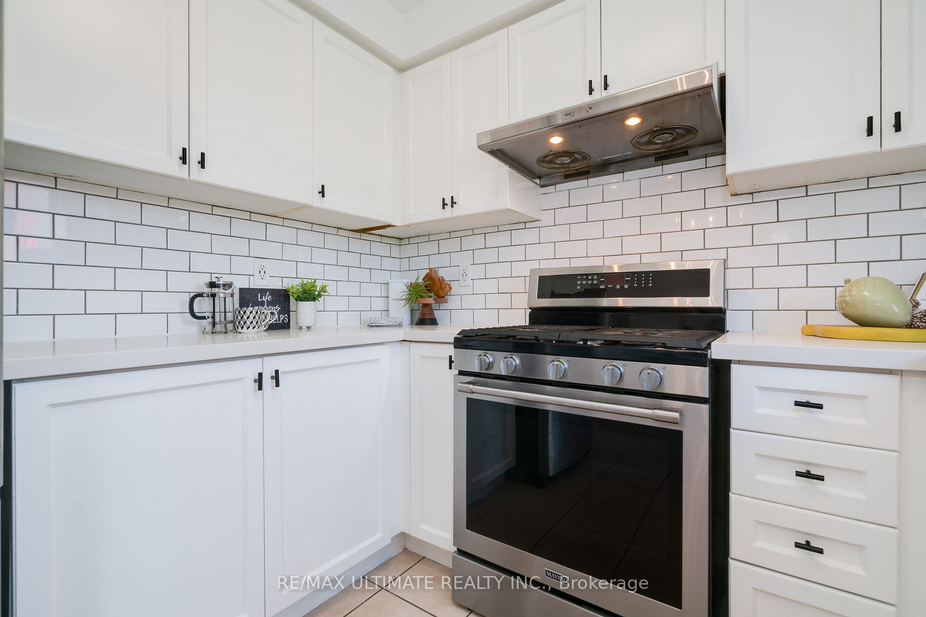 53 Juneau Cres