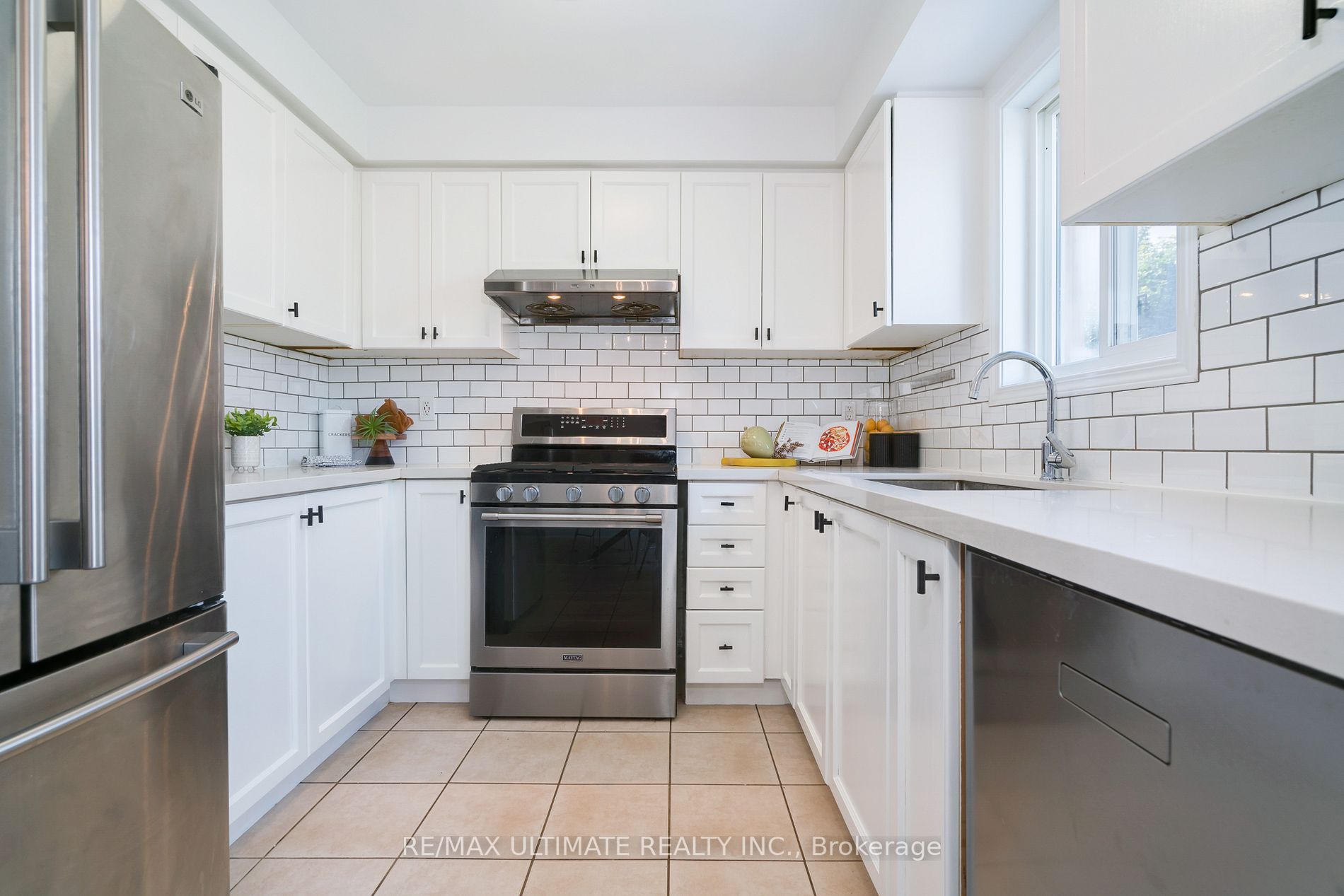 53 Juneau Cres