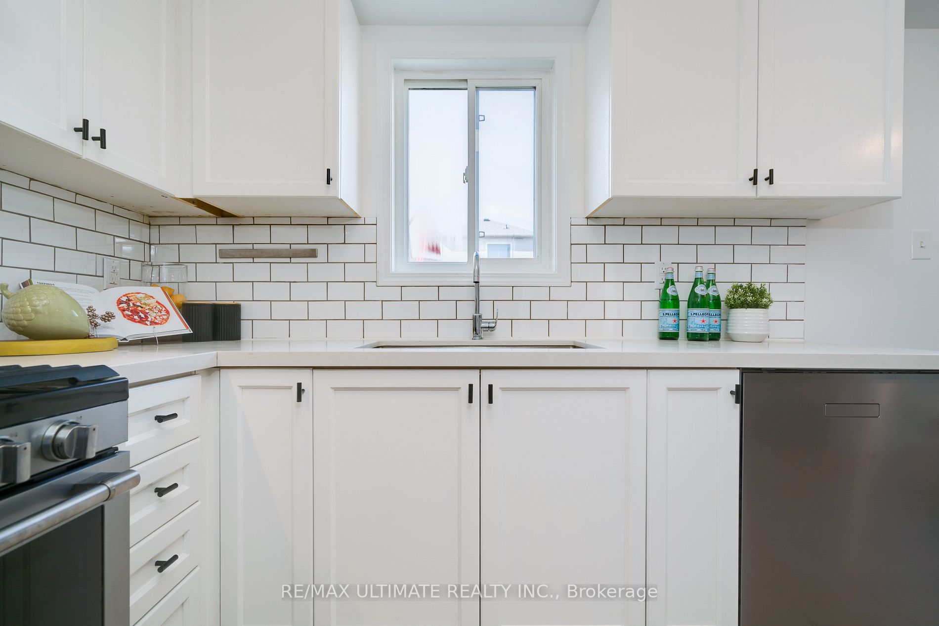 53 Juneau Cres