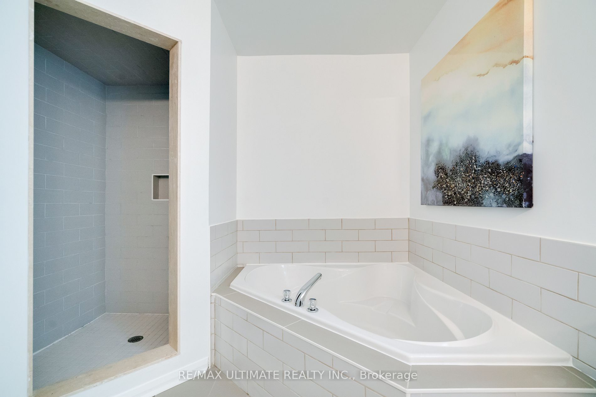 53 Juneau Cres