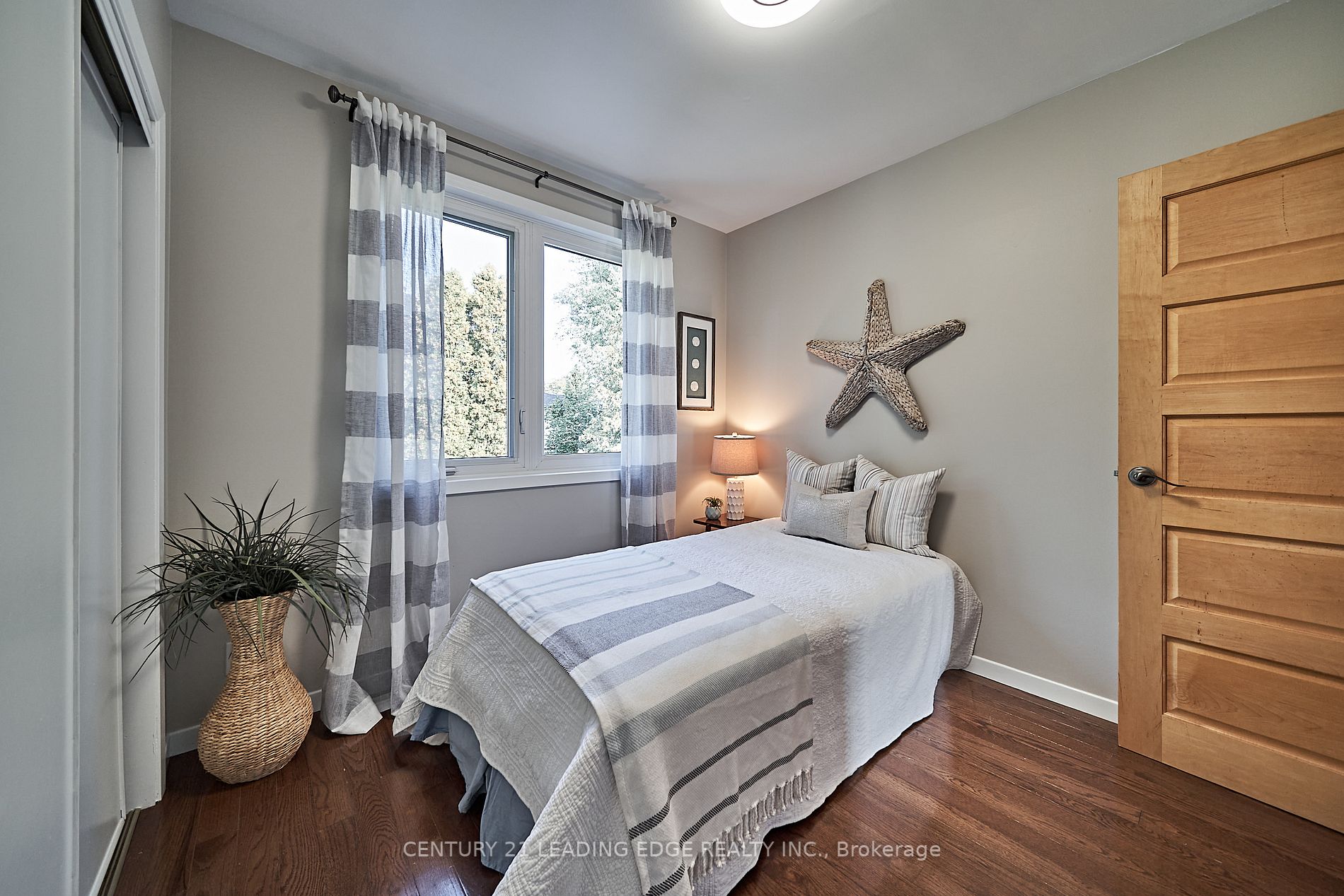 17 Scarborough Heights Boulevard