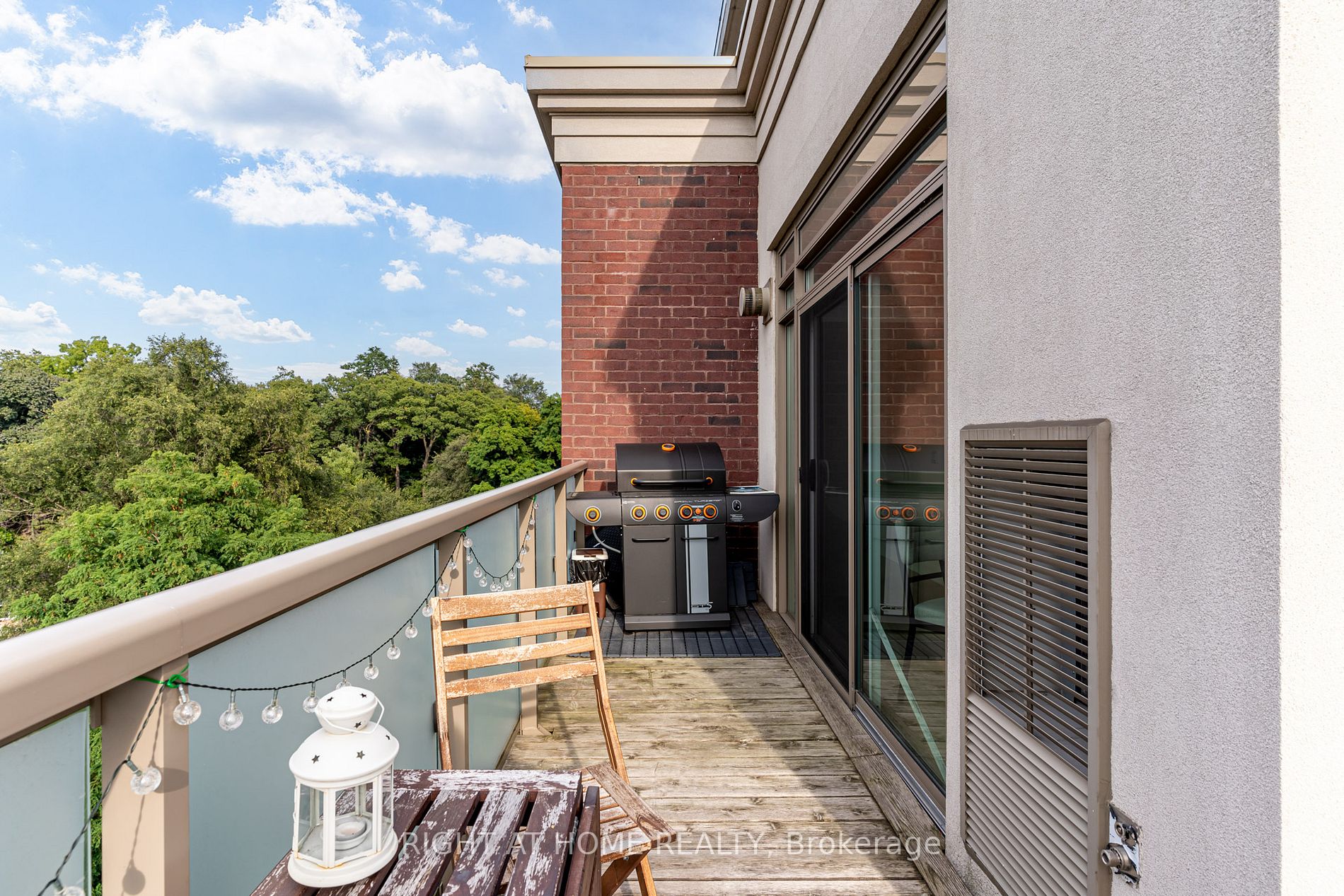 580 Kingston Rd, #406