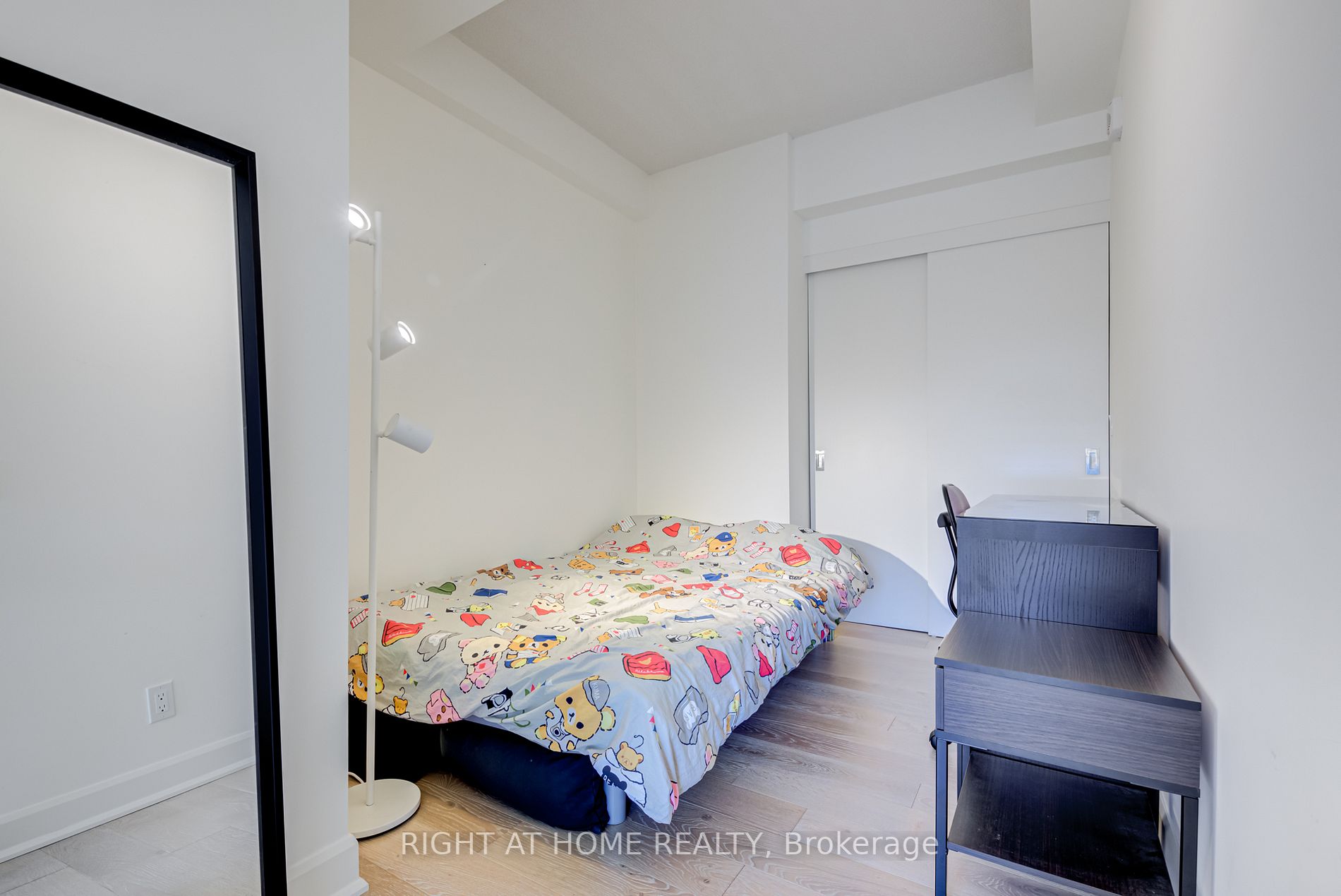 580 Kingston Rd, #406