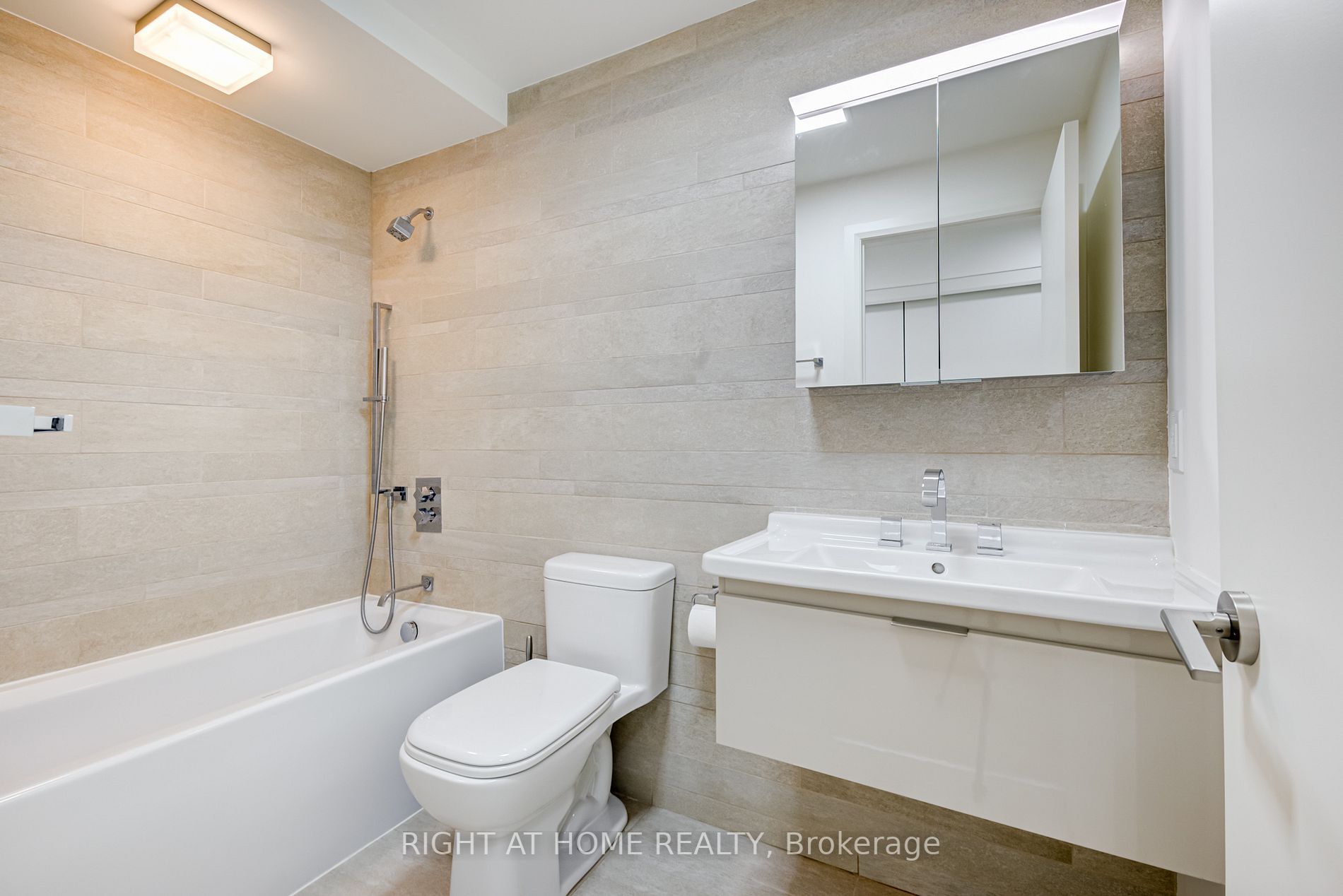 580 Kingston Rd, #406