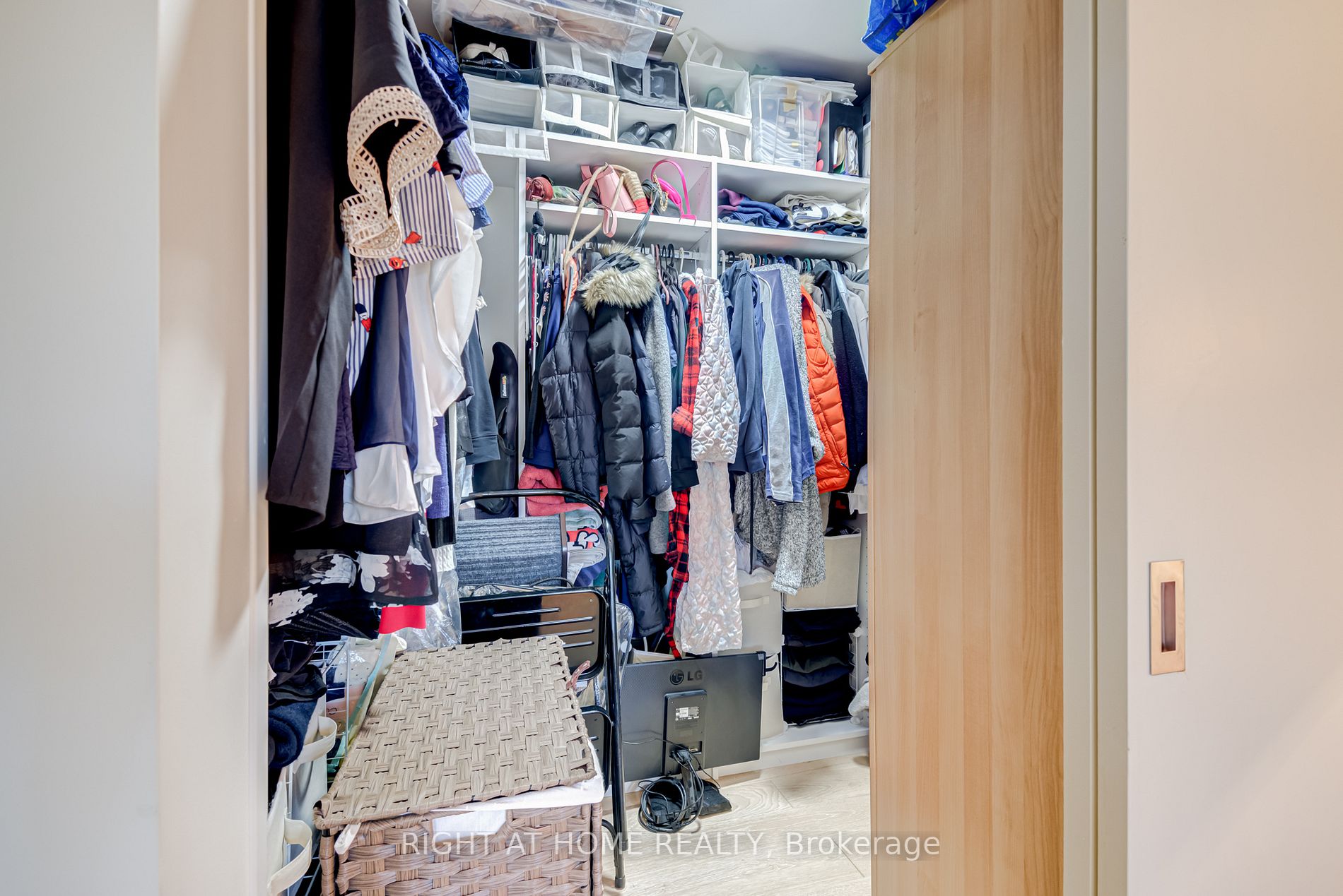 580 Kingston Rd, #406