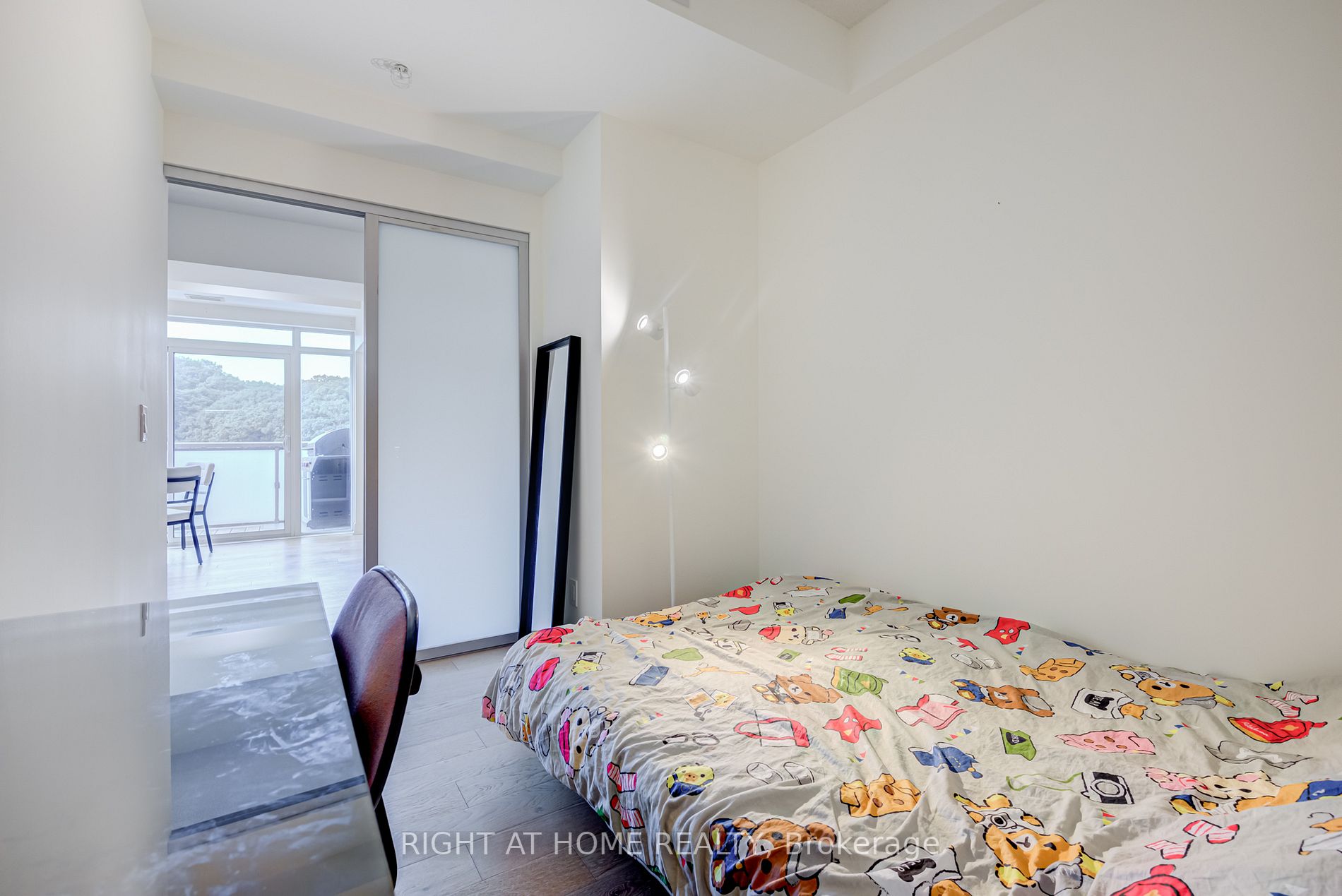 580 Kingston Rd, #406