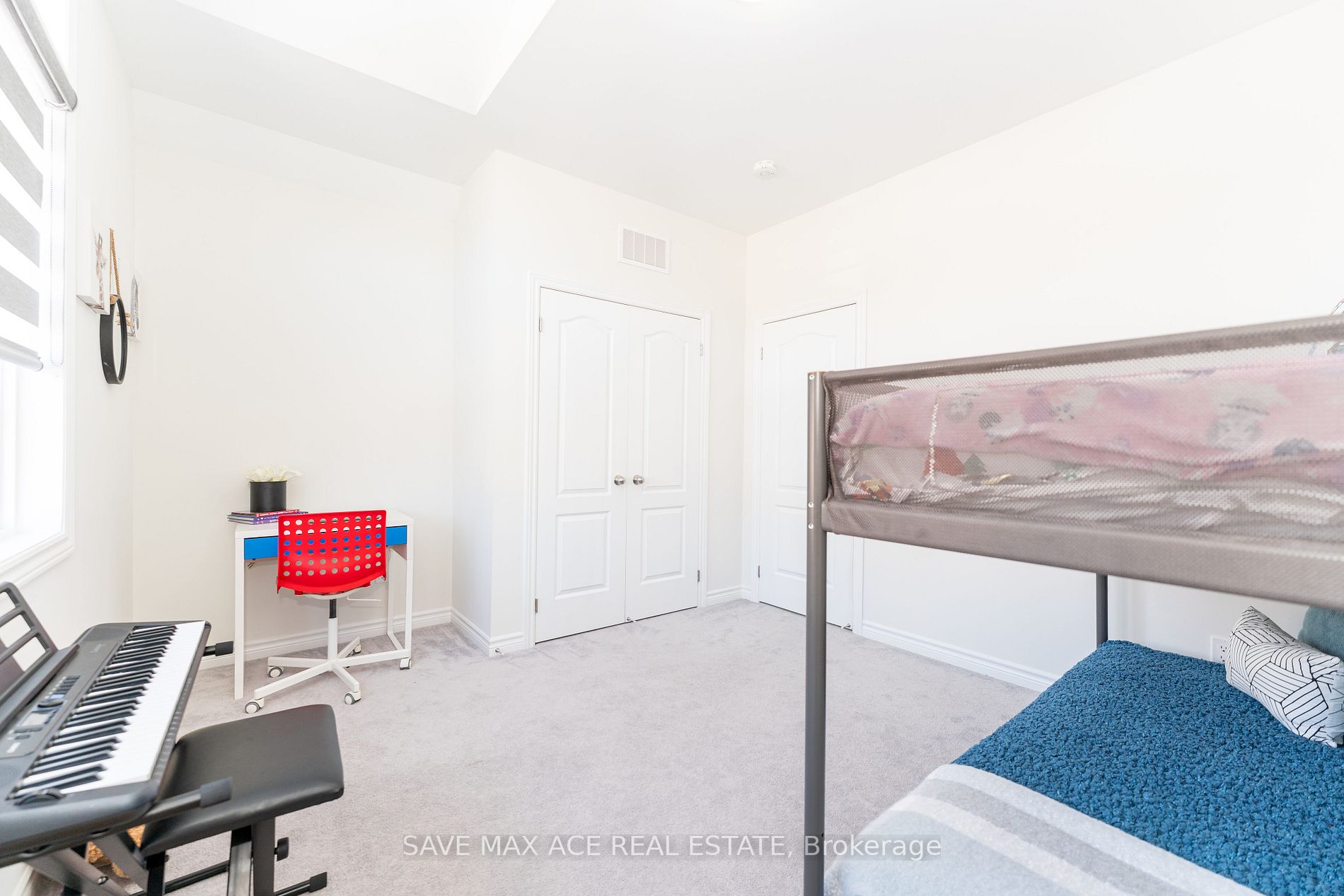 24 Hickling Lane