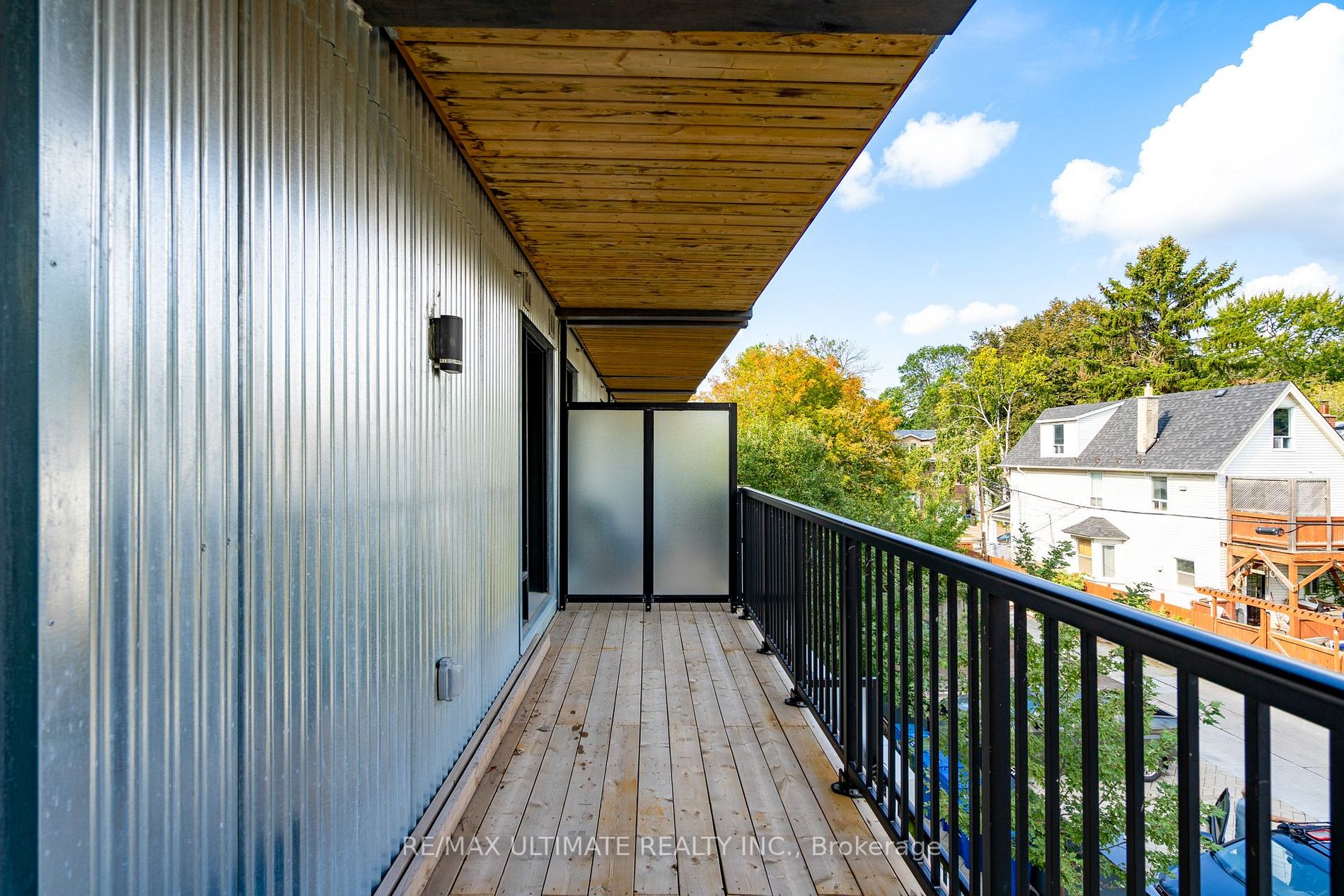 1602 Queen St E, #301