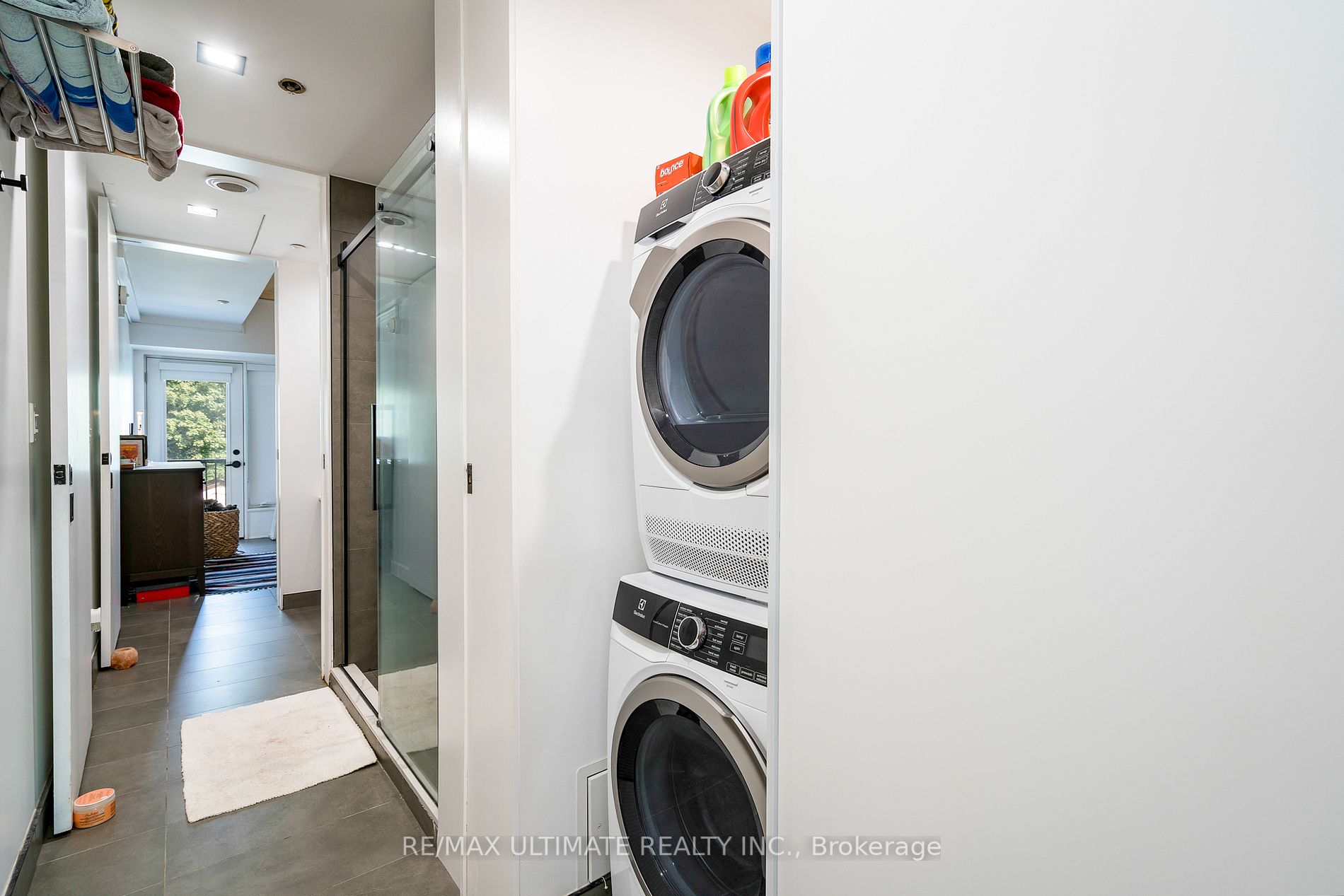 1602 Queen St E, #301