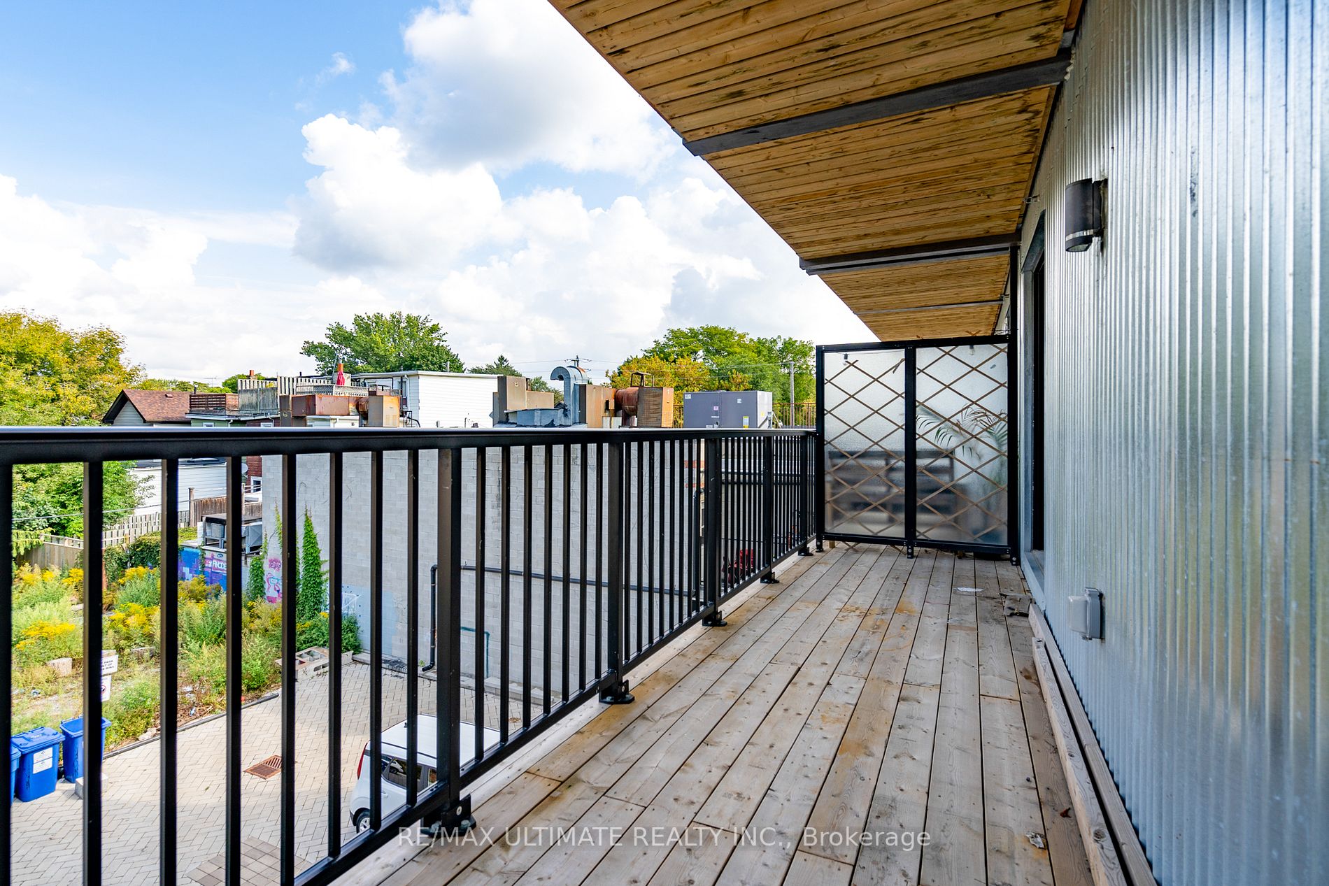 1602 Queen St E, #301