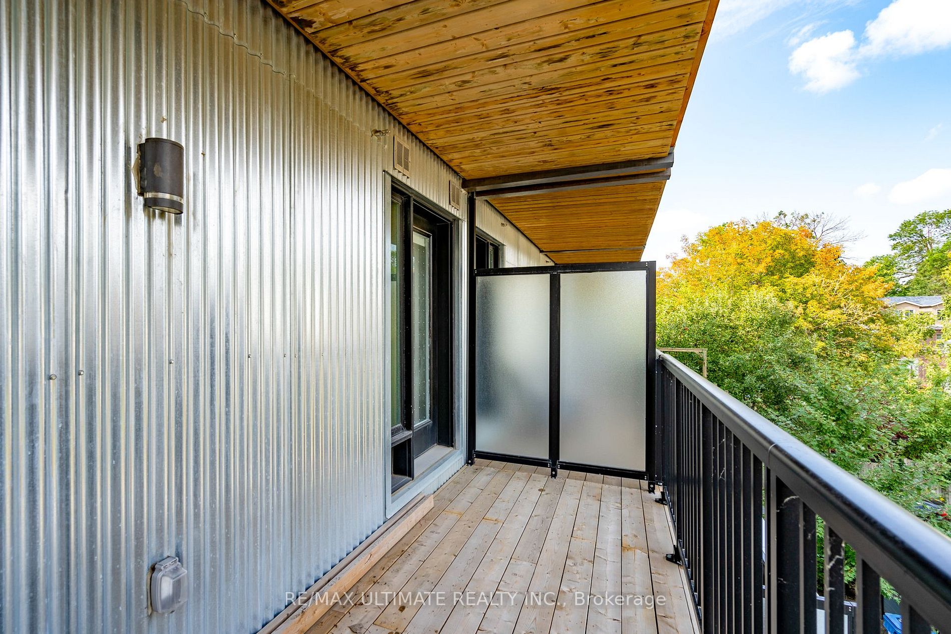 1602 Queen St E, #301