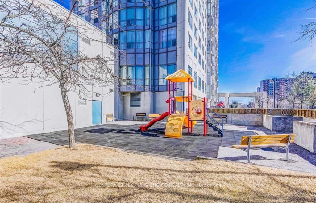 2550 Lawrence Ave, #721