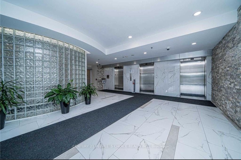 2550 Lawrence Ave, #721