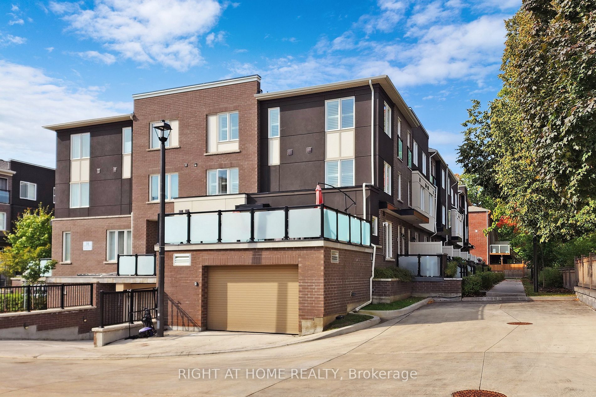 35 Heron Park Pl, #1