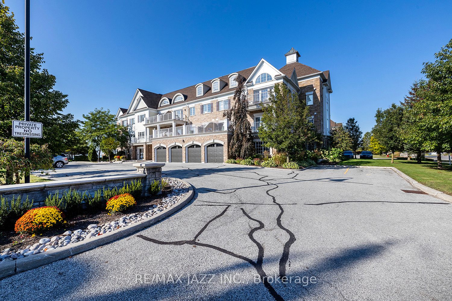 385 Lakebreeze Dr, #304