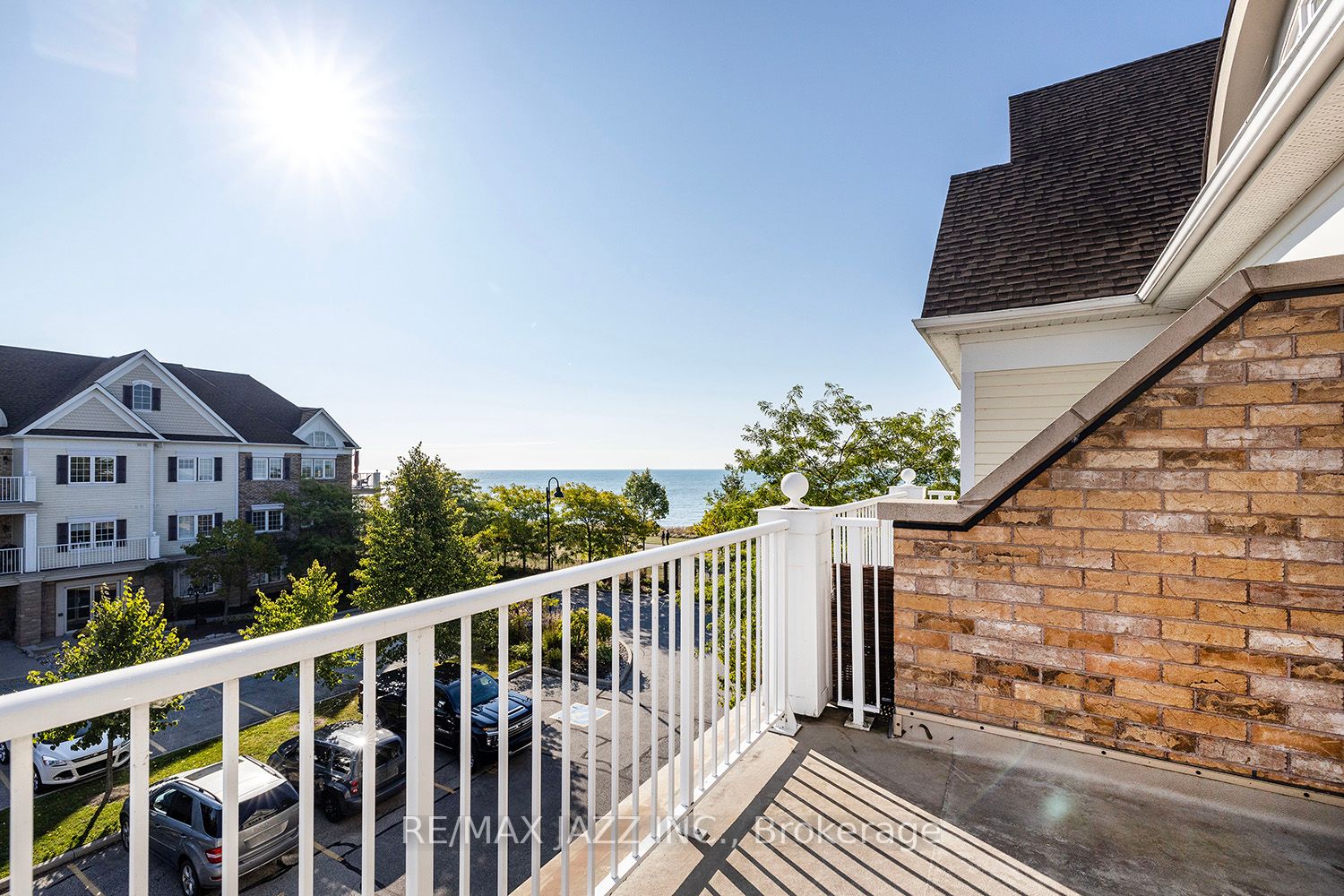 385 Lakebreeze Dr, #304