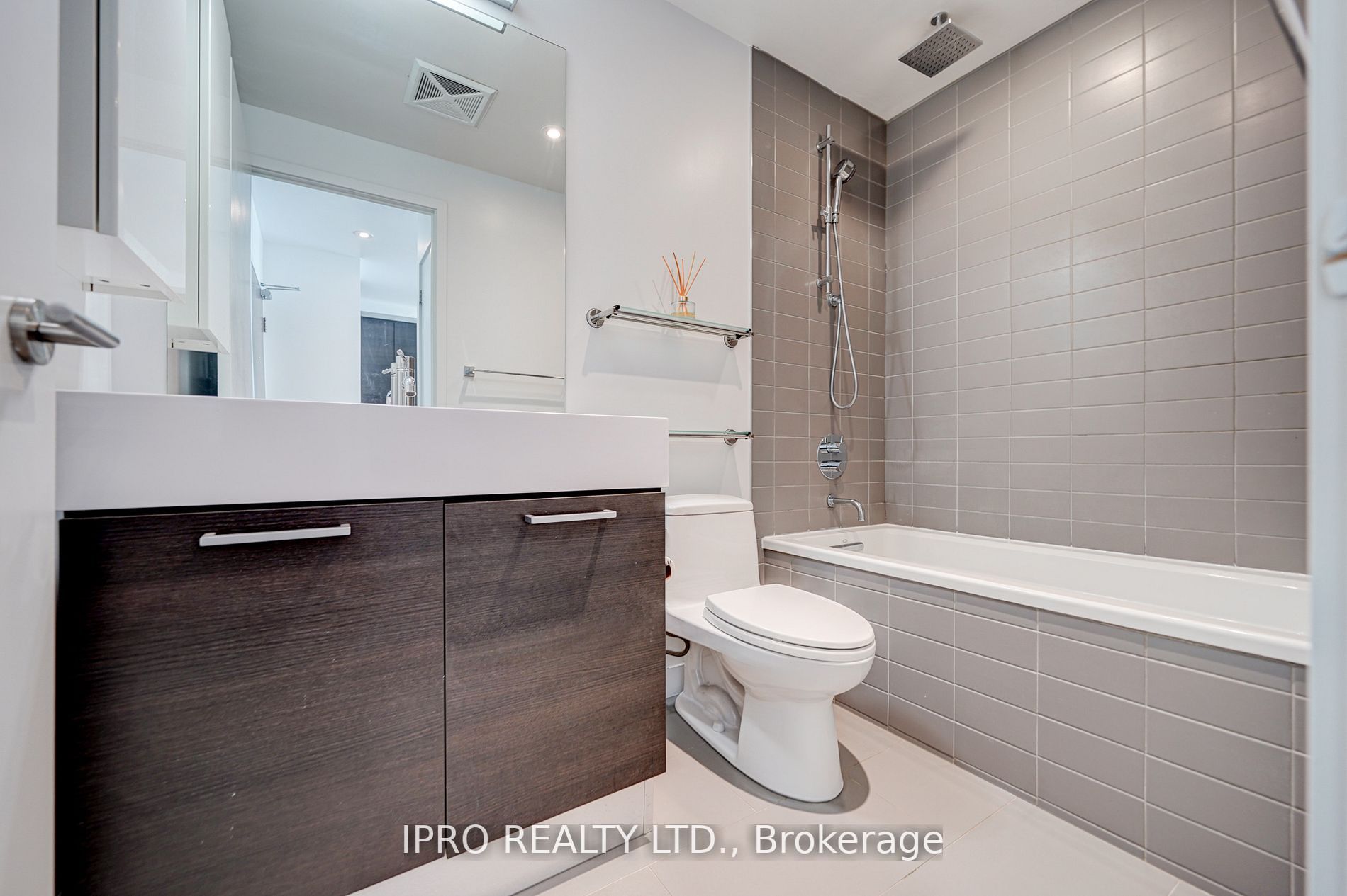 90 Broadview Ave, #718