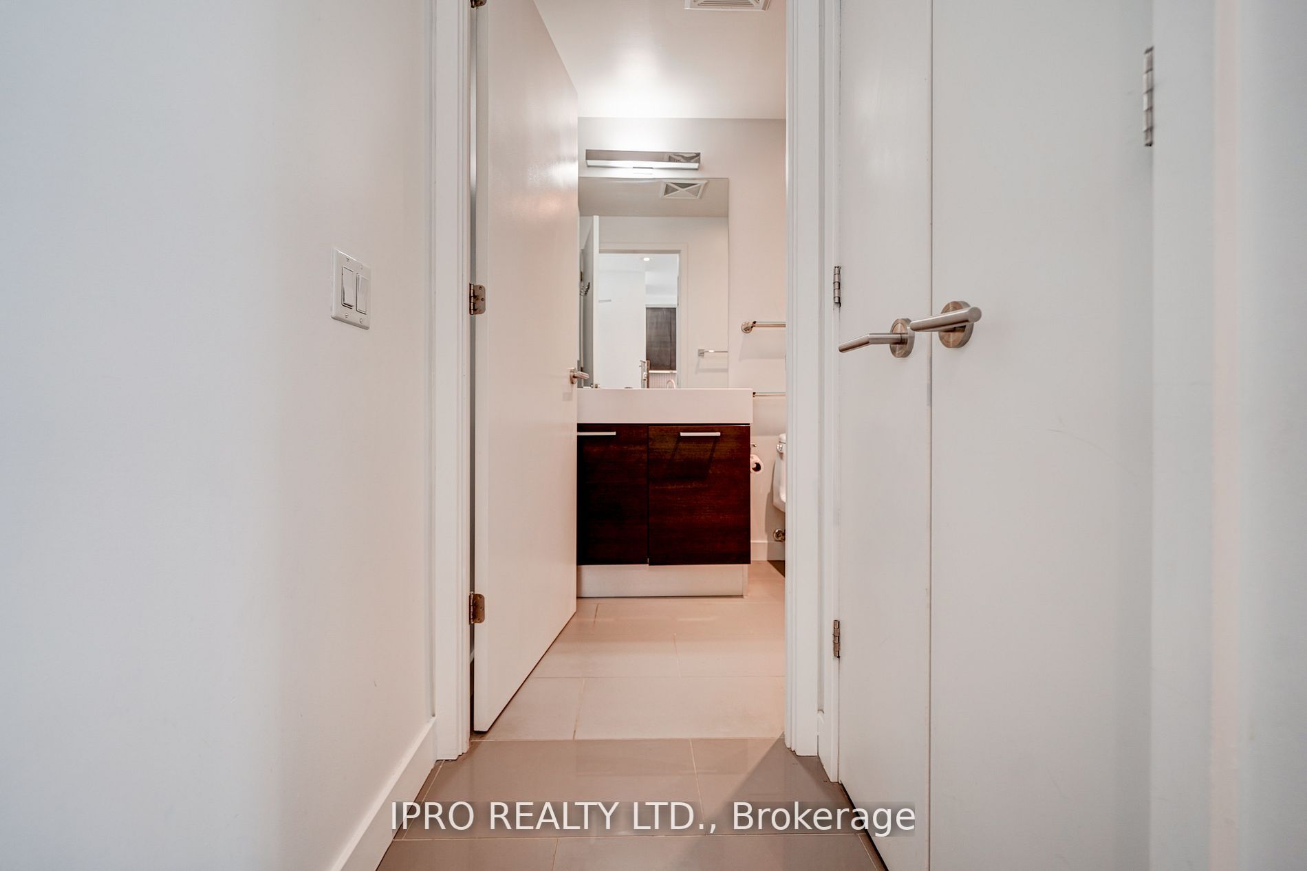 90 Broadview Ave, #718