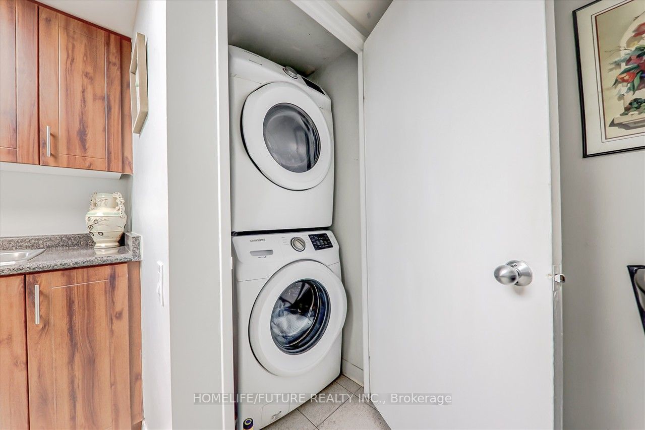 2460 Eglinton Avenue E, #203