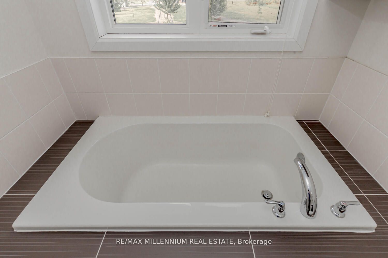 88 Donald Fleming Way