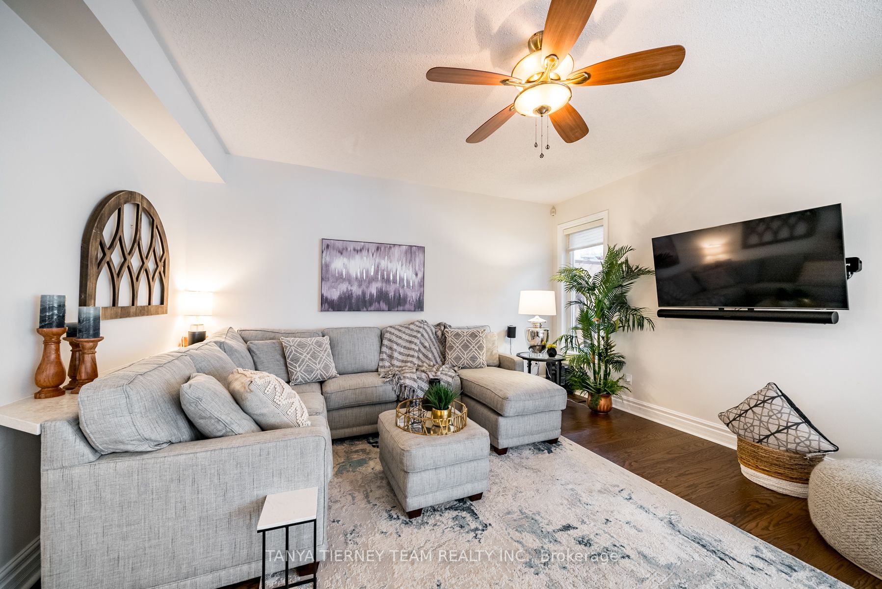 46 Amanda Ave