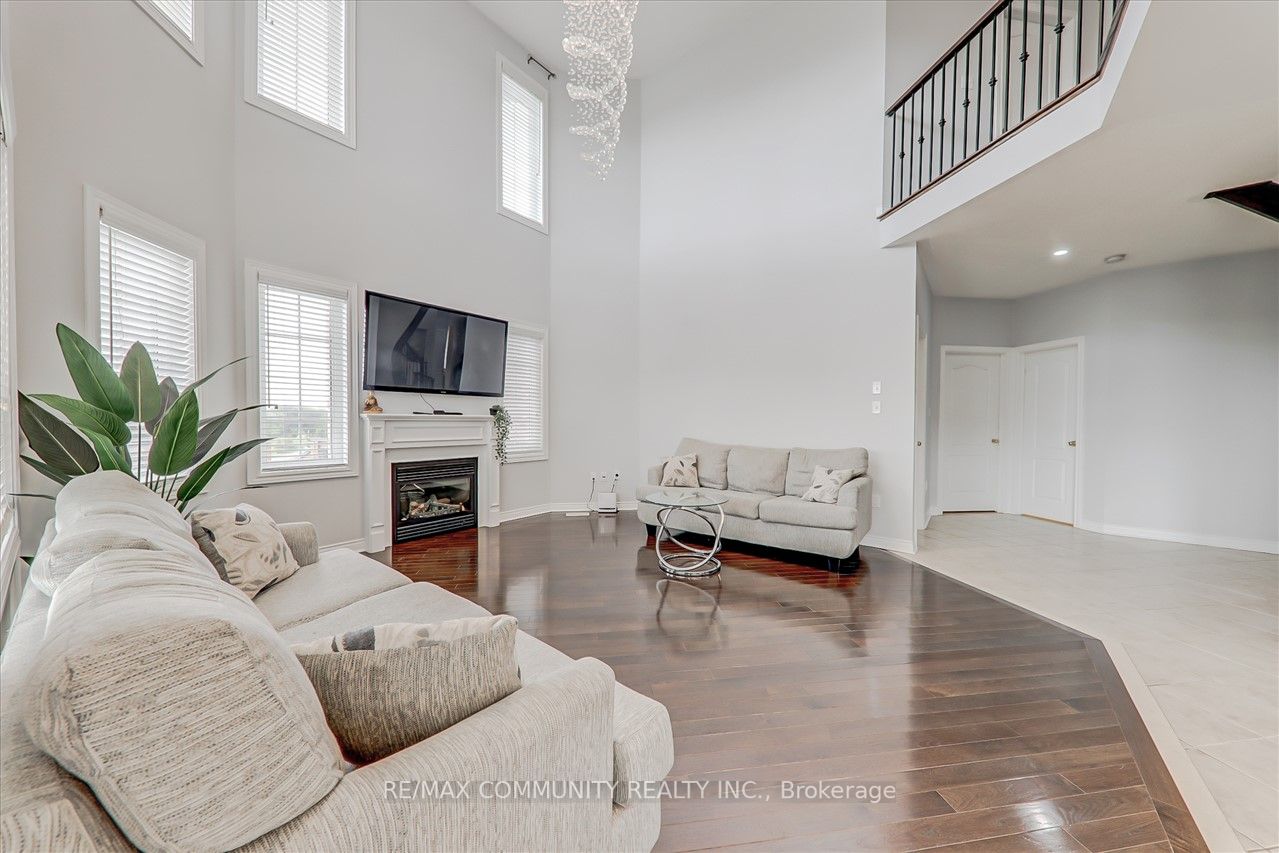 871 Black Cherry Dr