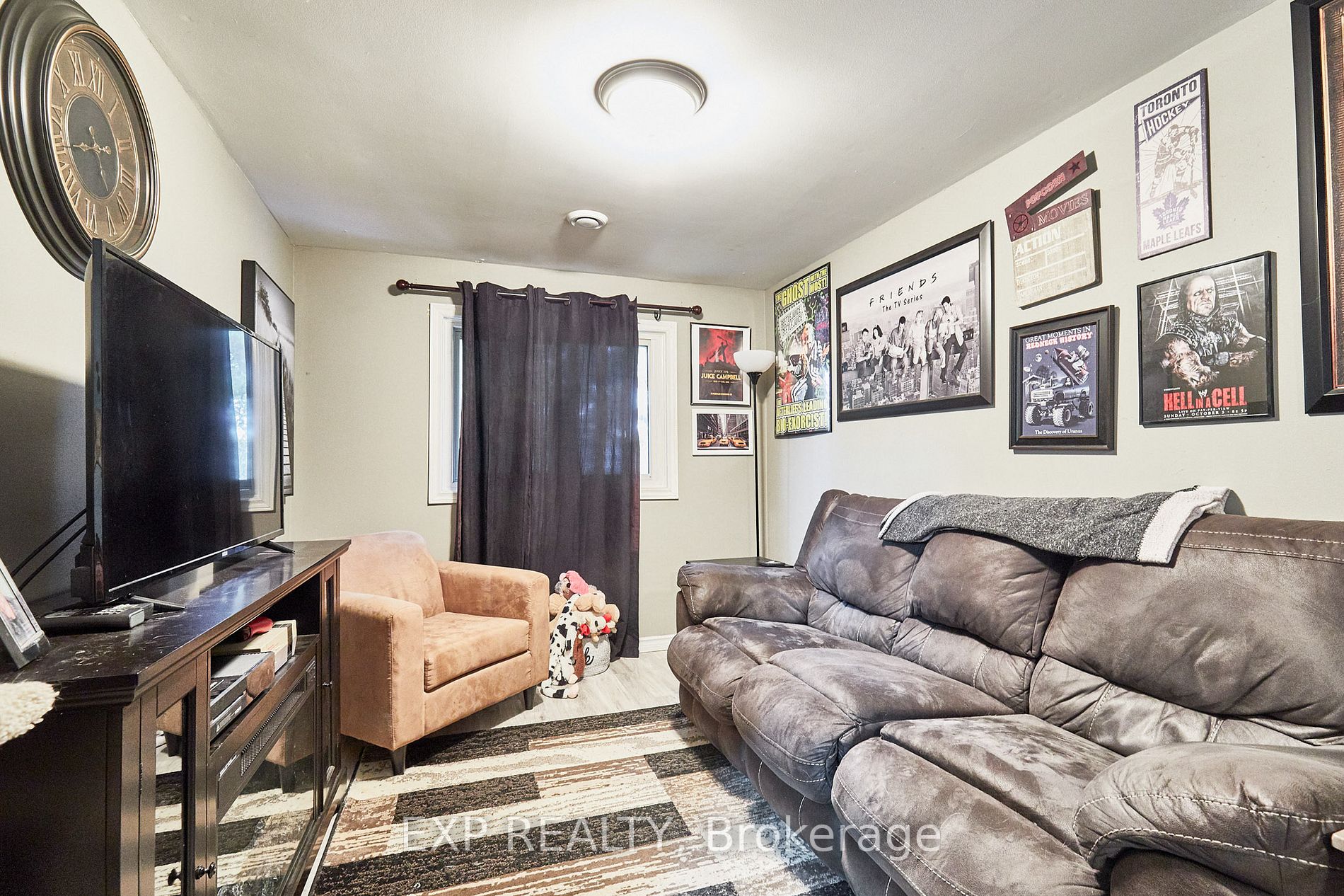 323 Wasaga Crt