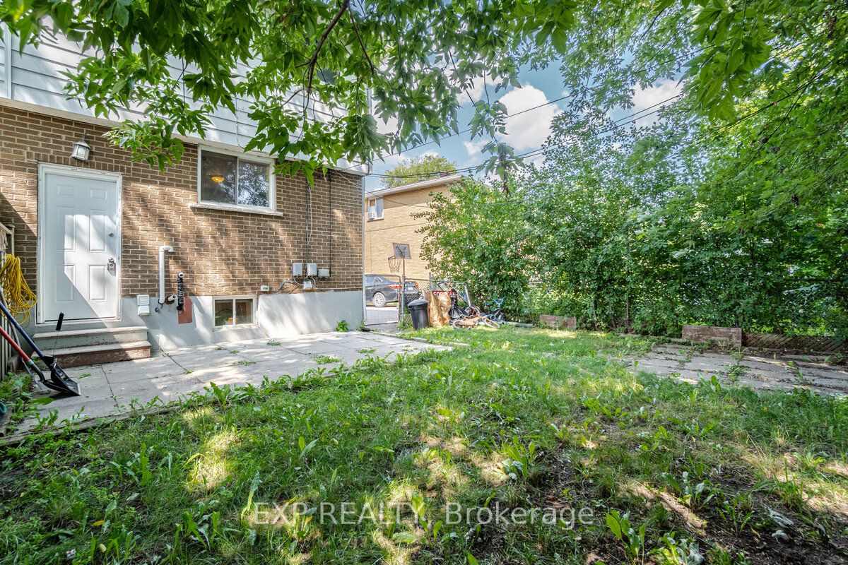 323 Wasaga Crt