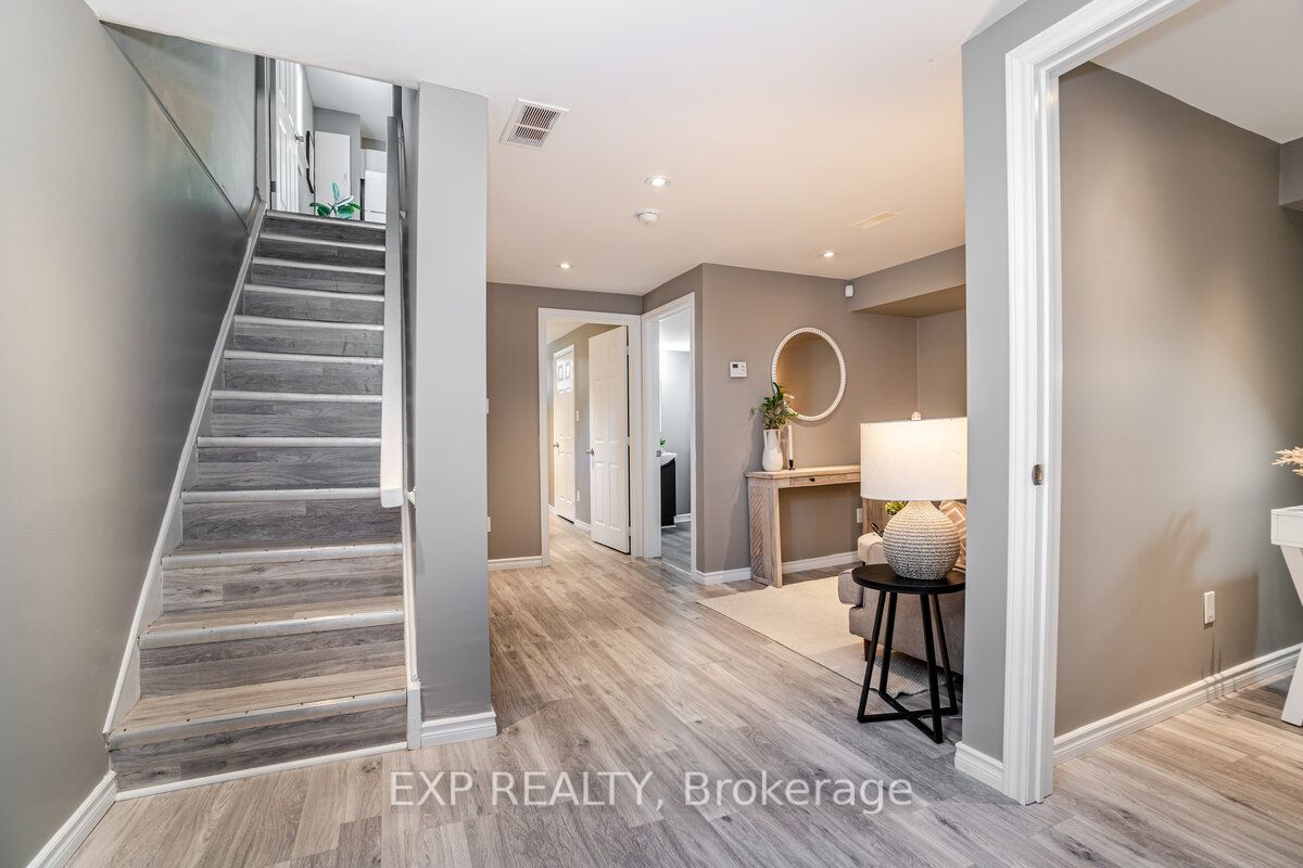 323 Wasaga Crt