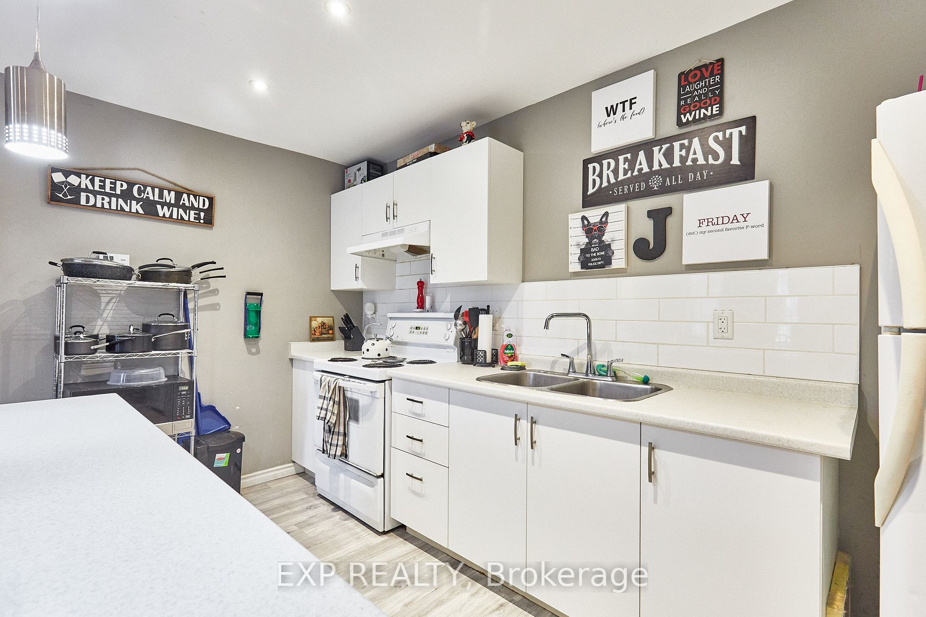 323 Wasaga Crt