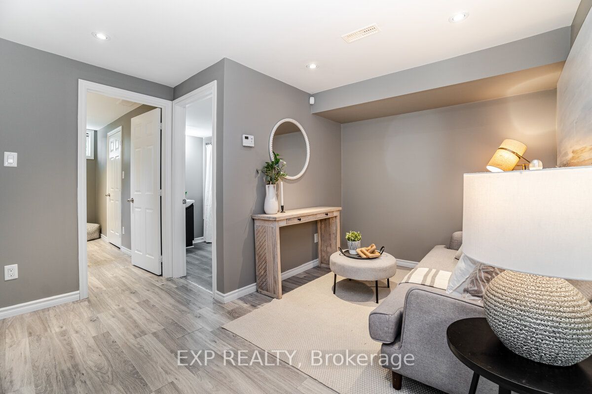 323 Wasaga Crt