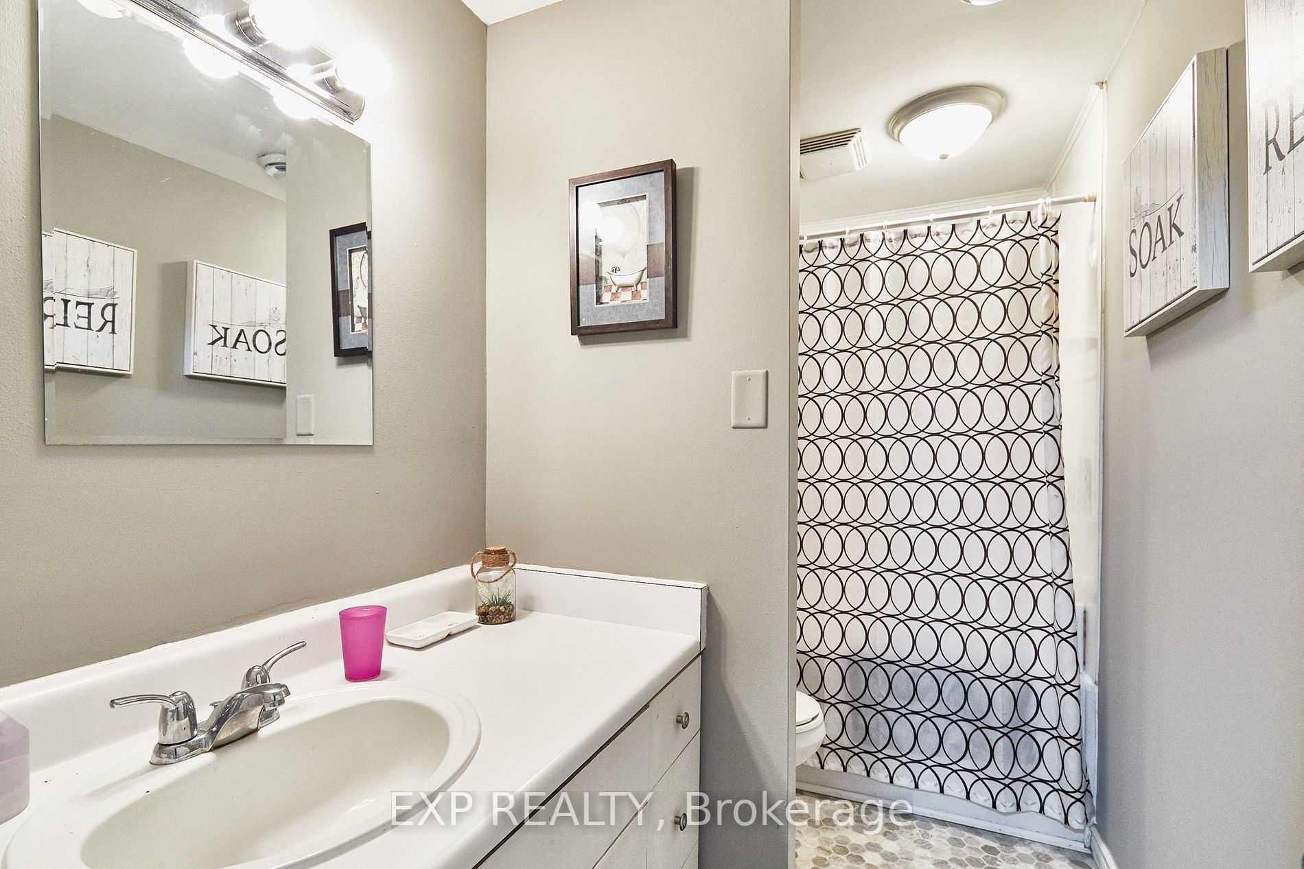 323 Wasaga Crt
