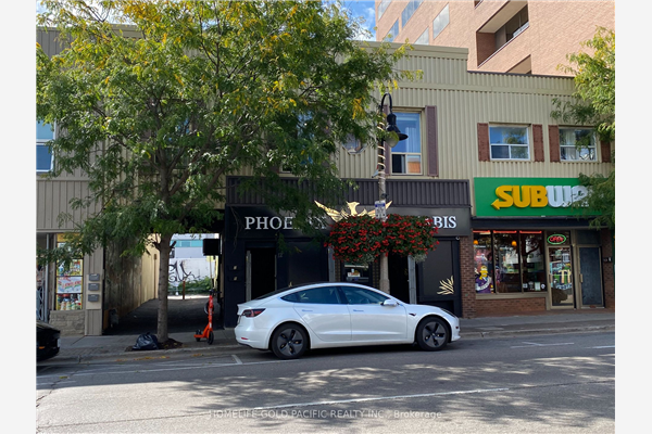 12 Simcoe St S, Oshawa