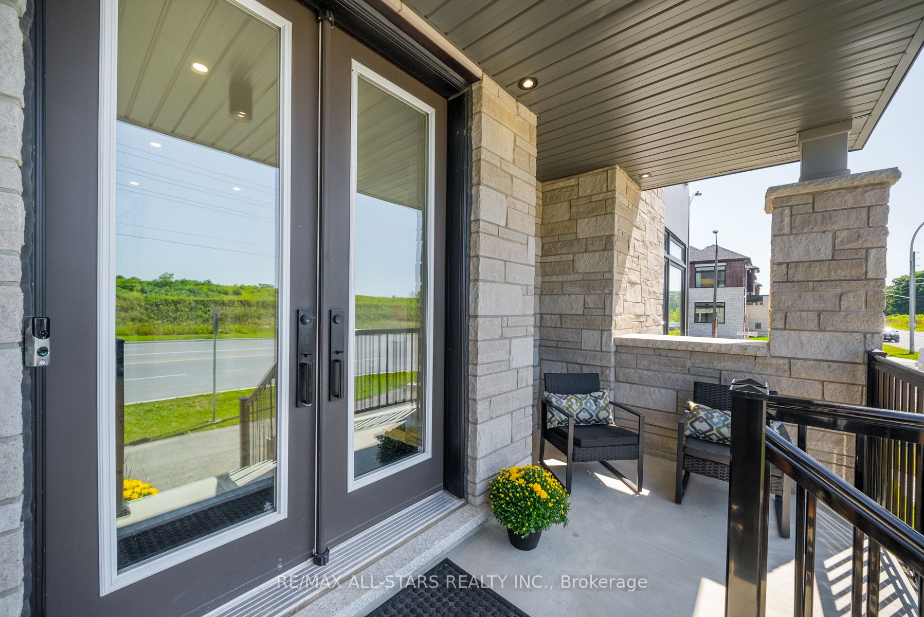 2 Closson Dr