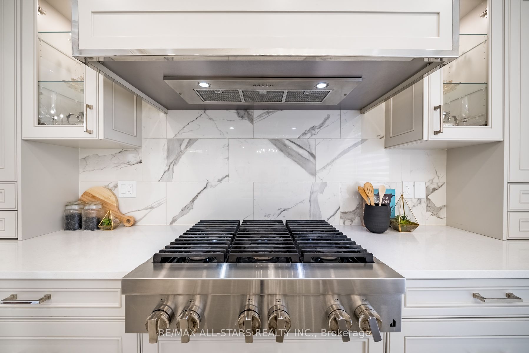 2 Closson Dr
