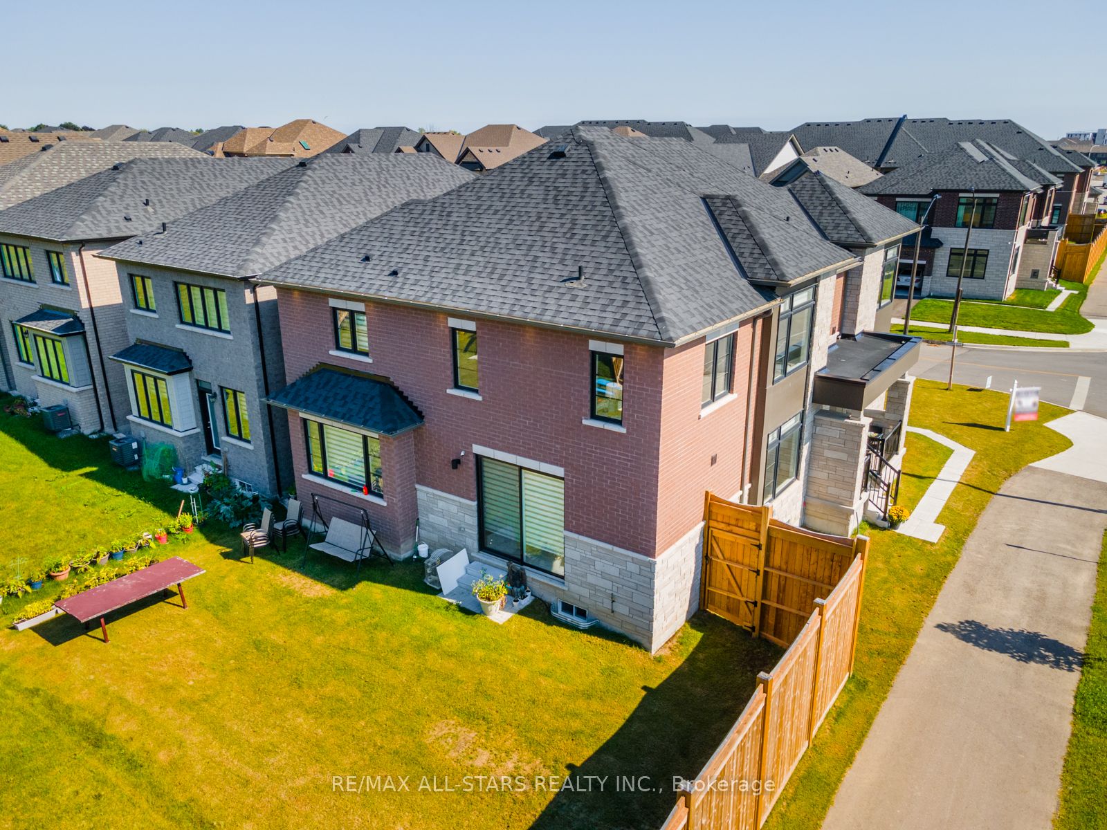 2 Closson Dr
