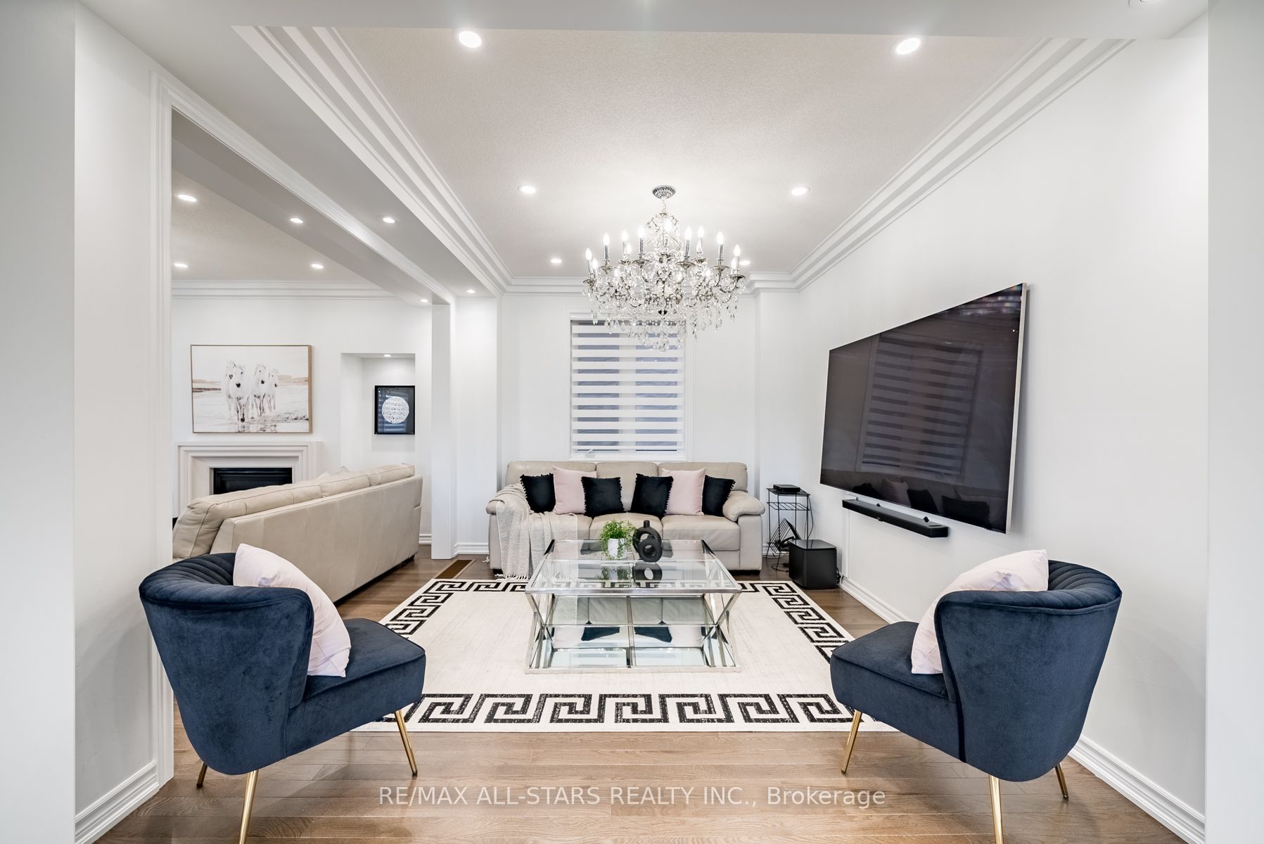2 Closson Dr