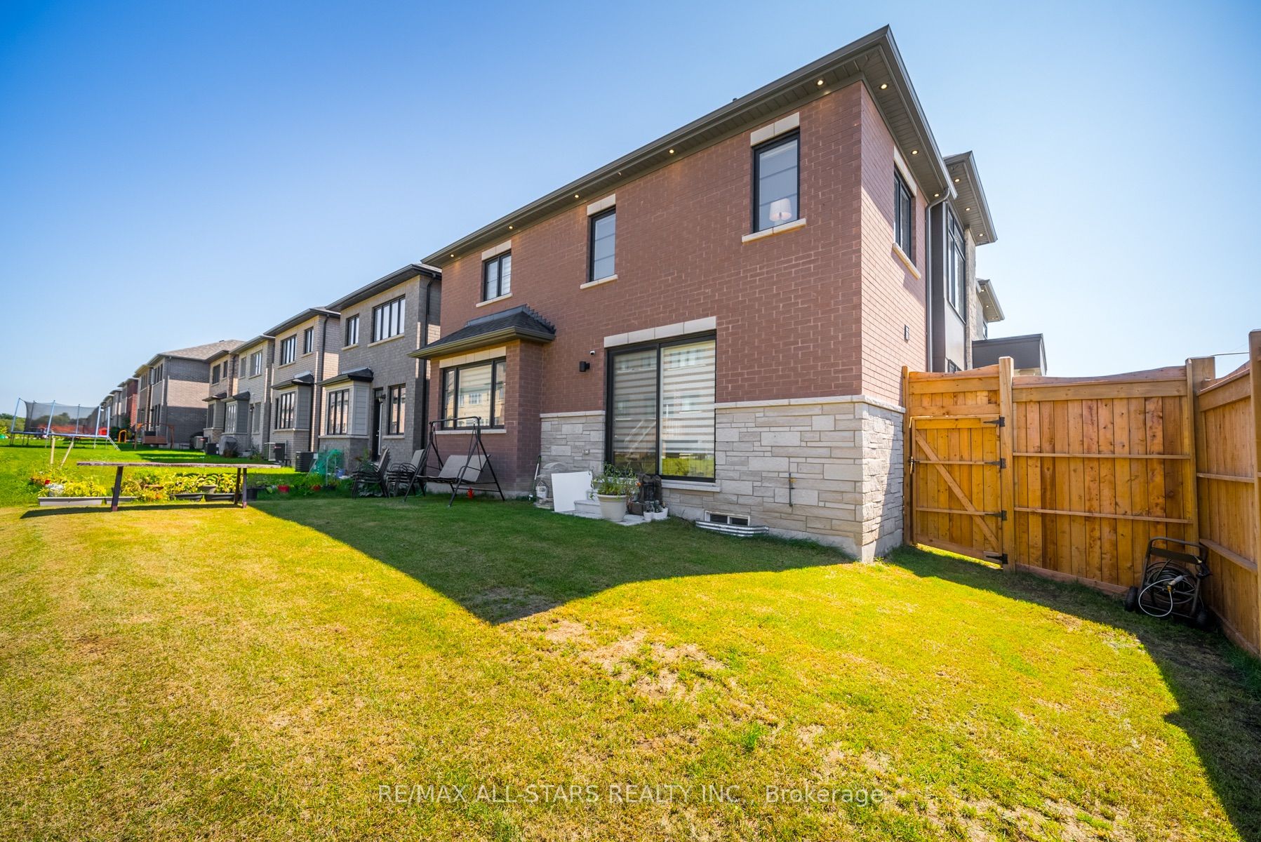 2 Closson Dr