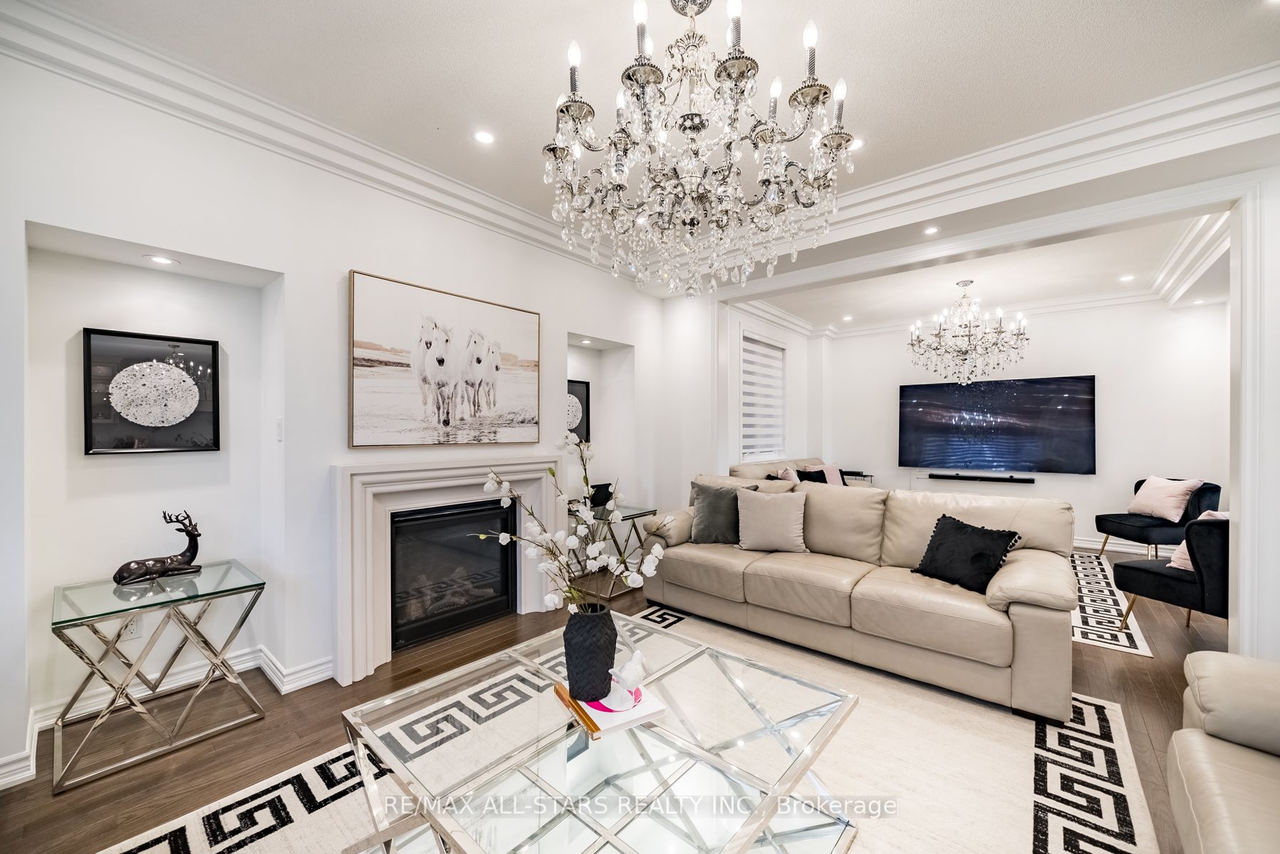 2 Closson Dr