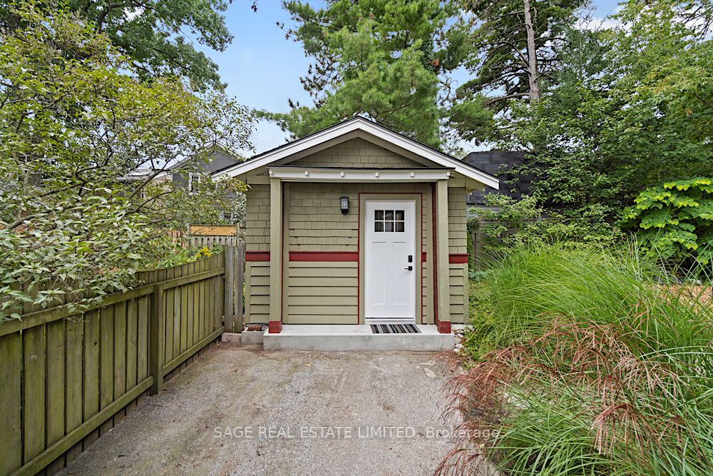 40 Fallingbrook Road