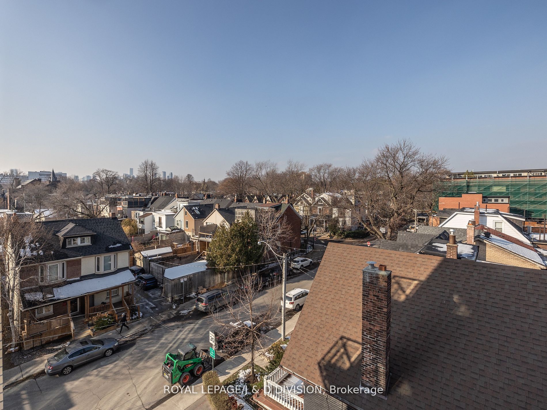 495 Logan Ave, #404