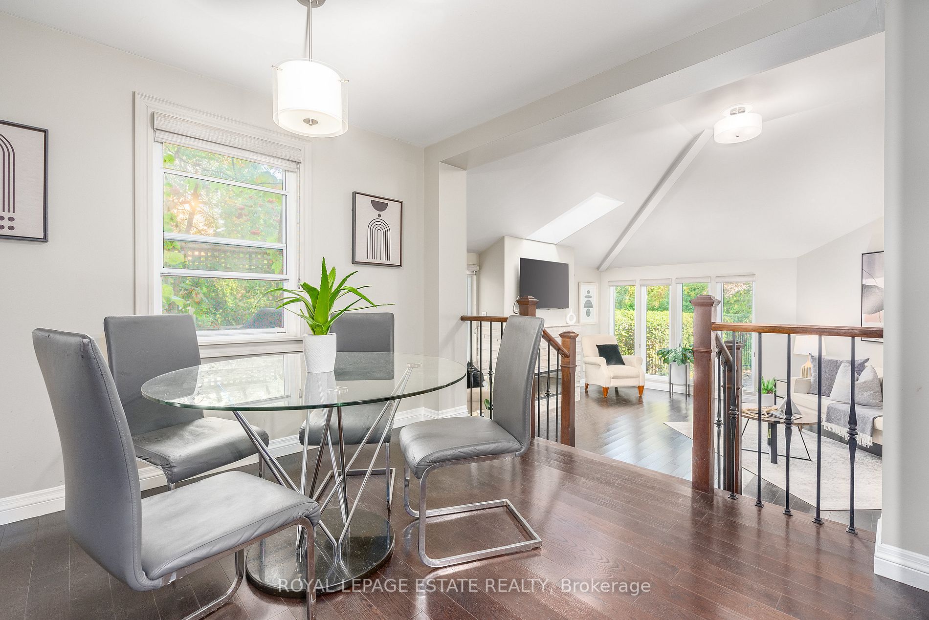 2 Highcliff Cres