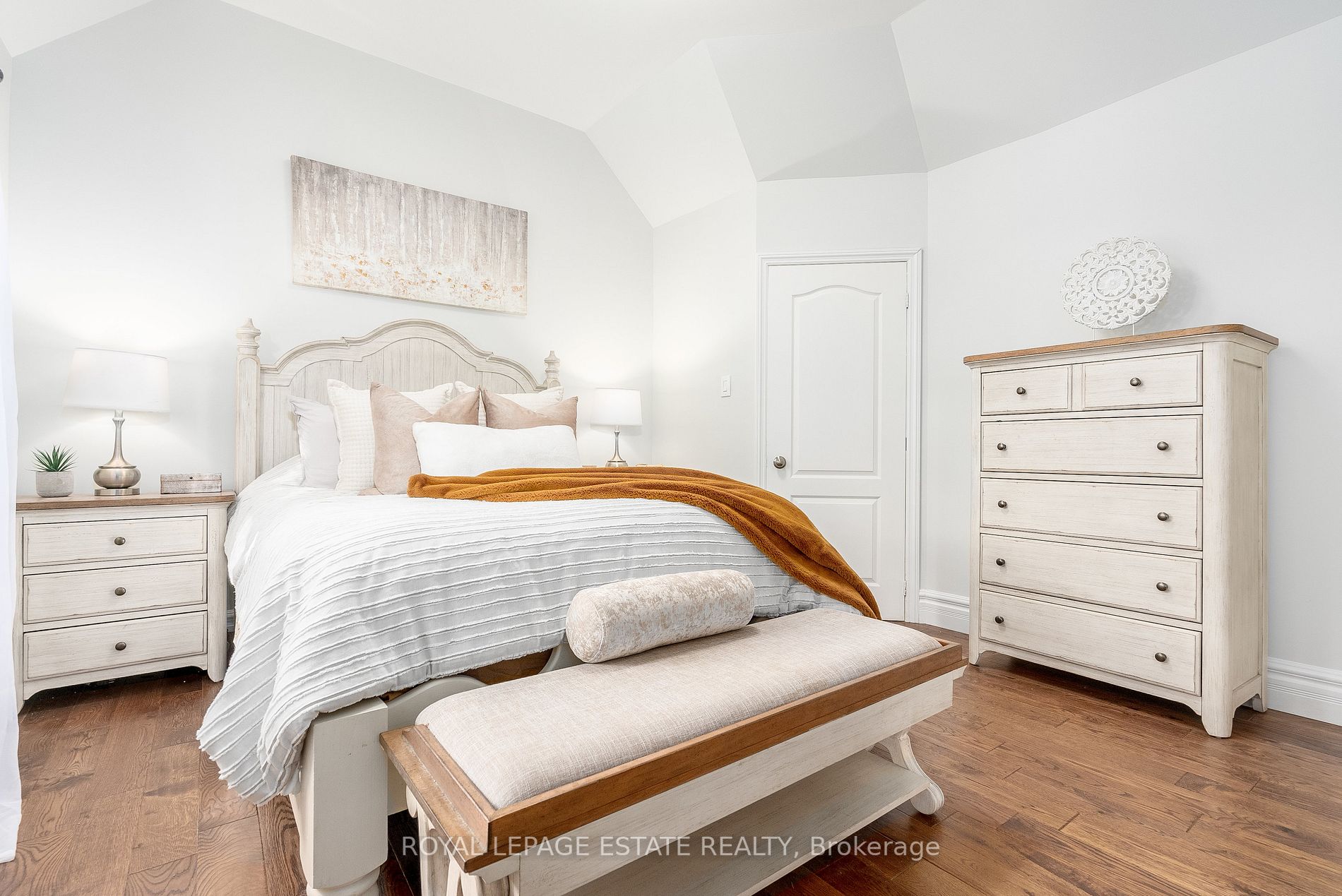 2 Highcliff Cres